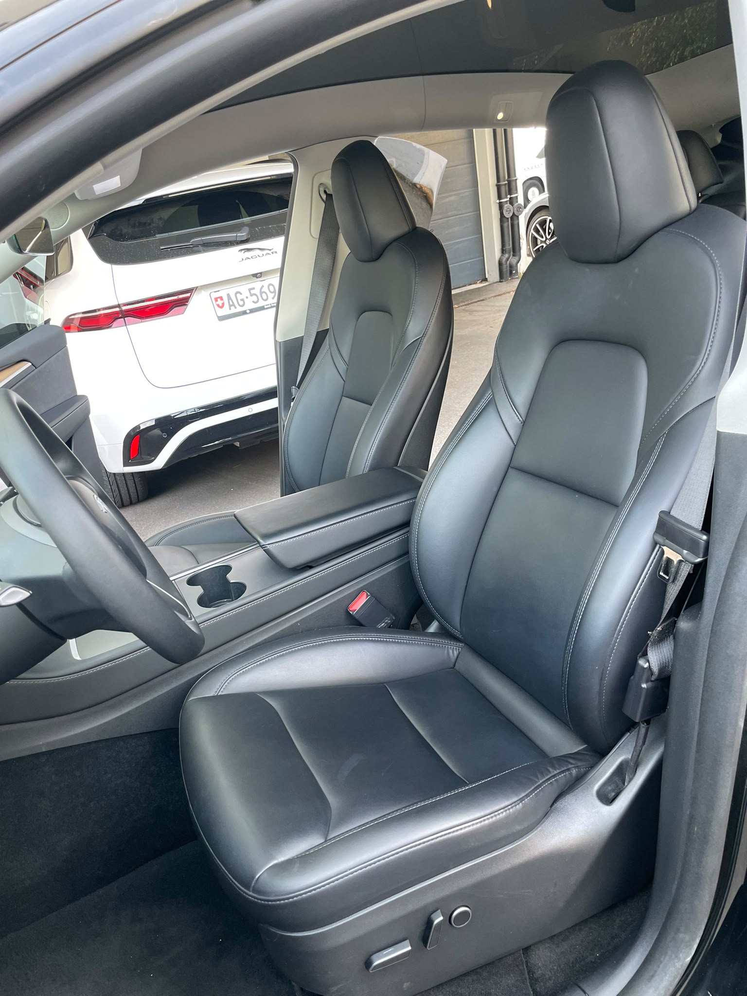 TESLA Model Y Performance SOH 92% All Black Maxton 514 km (WLTP) 534PS Made in Berlin Werksgarantie-image-12