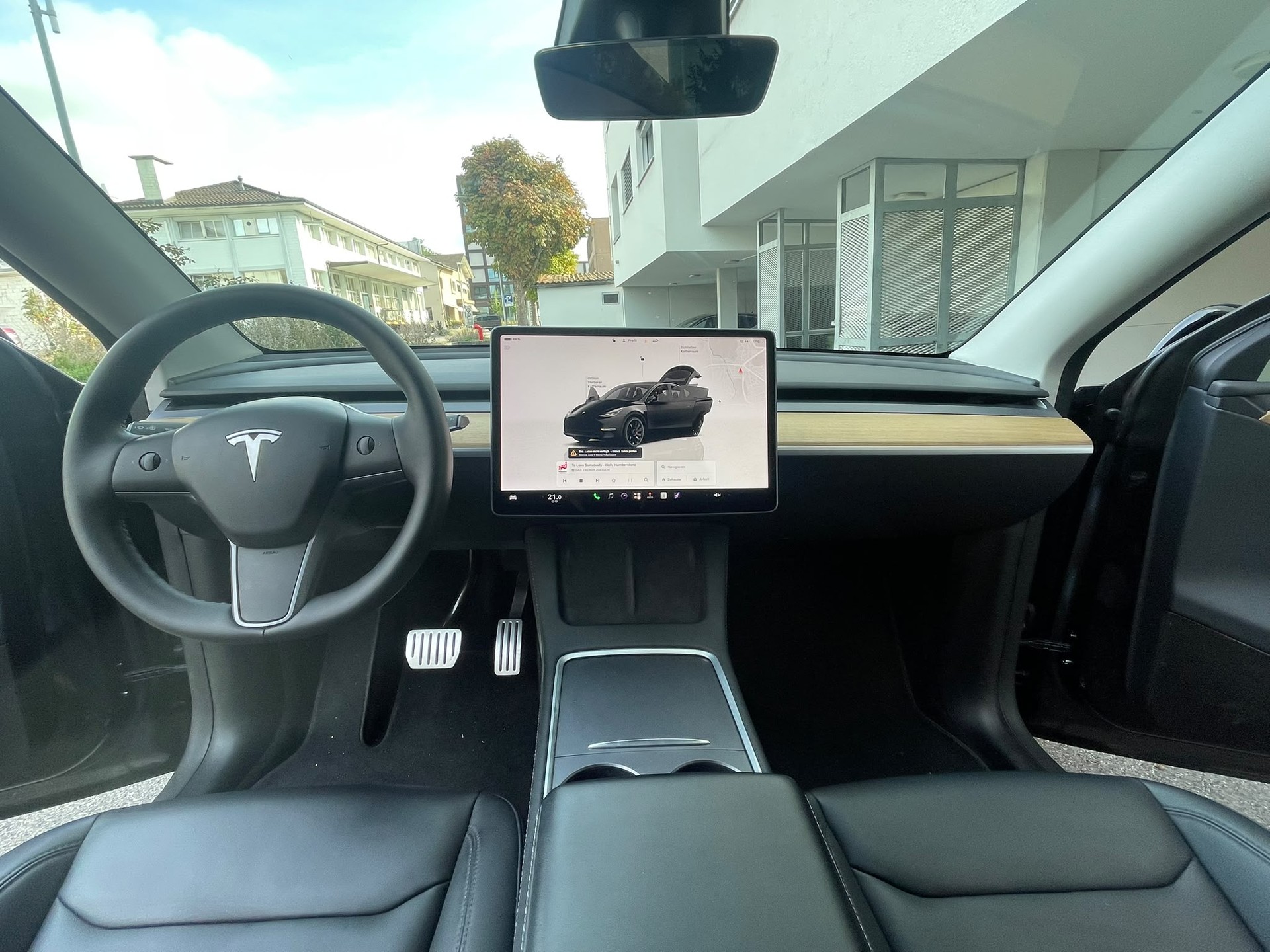 TESLA Model Y Performance SOH 92% All Black Maxton 514 km (WLTP) 534PS Made in Berlin Werksgarantie-image-11