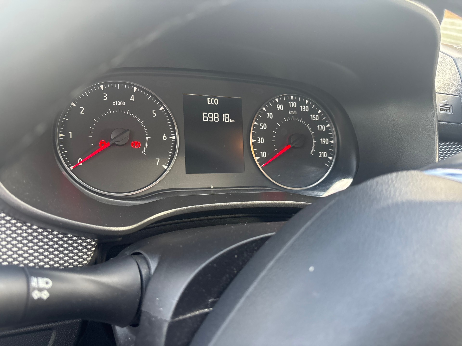 DACIA Sandero TCe 90 Comfort CVT-image-6