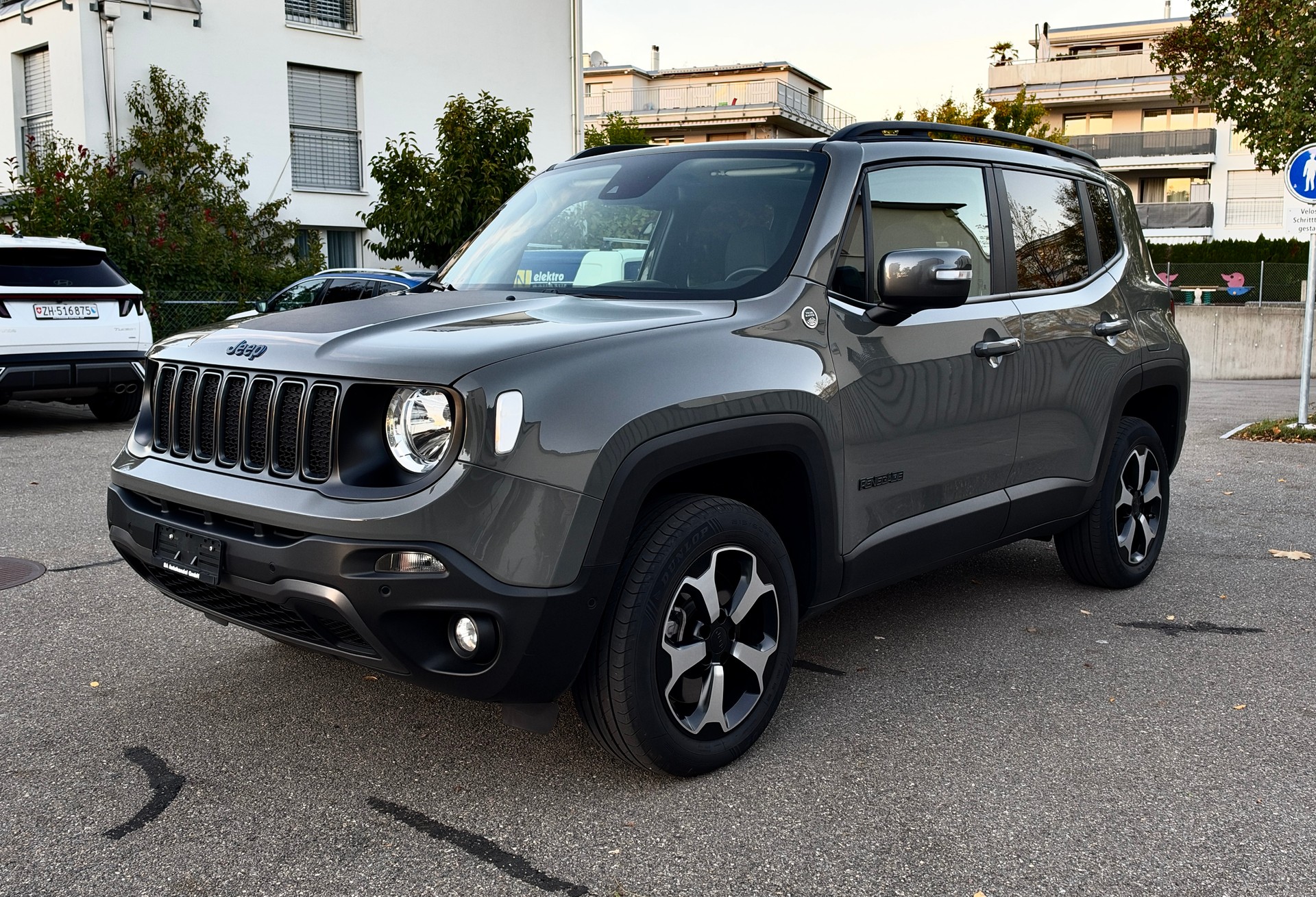 JEEP RENEGADE 1.3 T PHEV TRAILHAWK PLUS SKY AWD 4Xe*ANHÄNGERKUPPLUNG*-image-2