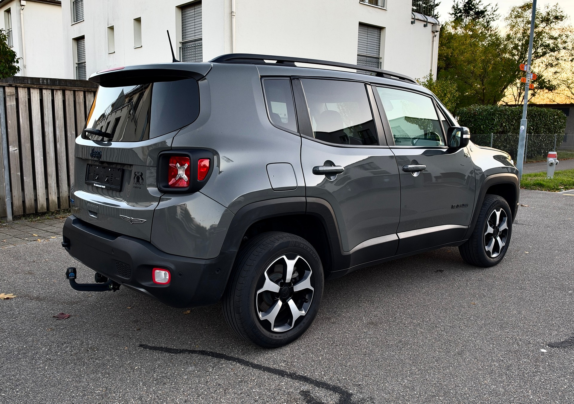 JEEP RENEGADE 1.3 T PHEV TRAILHAWK PLUS SKY AWD 4Xe*ANHÄNGERKUPPLUNG*-image-6