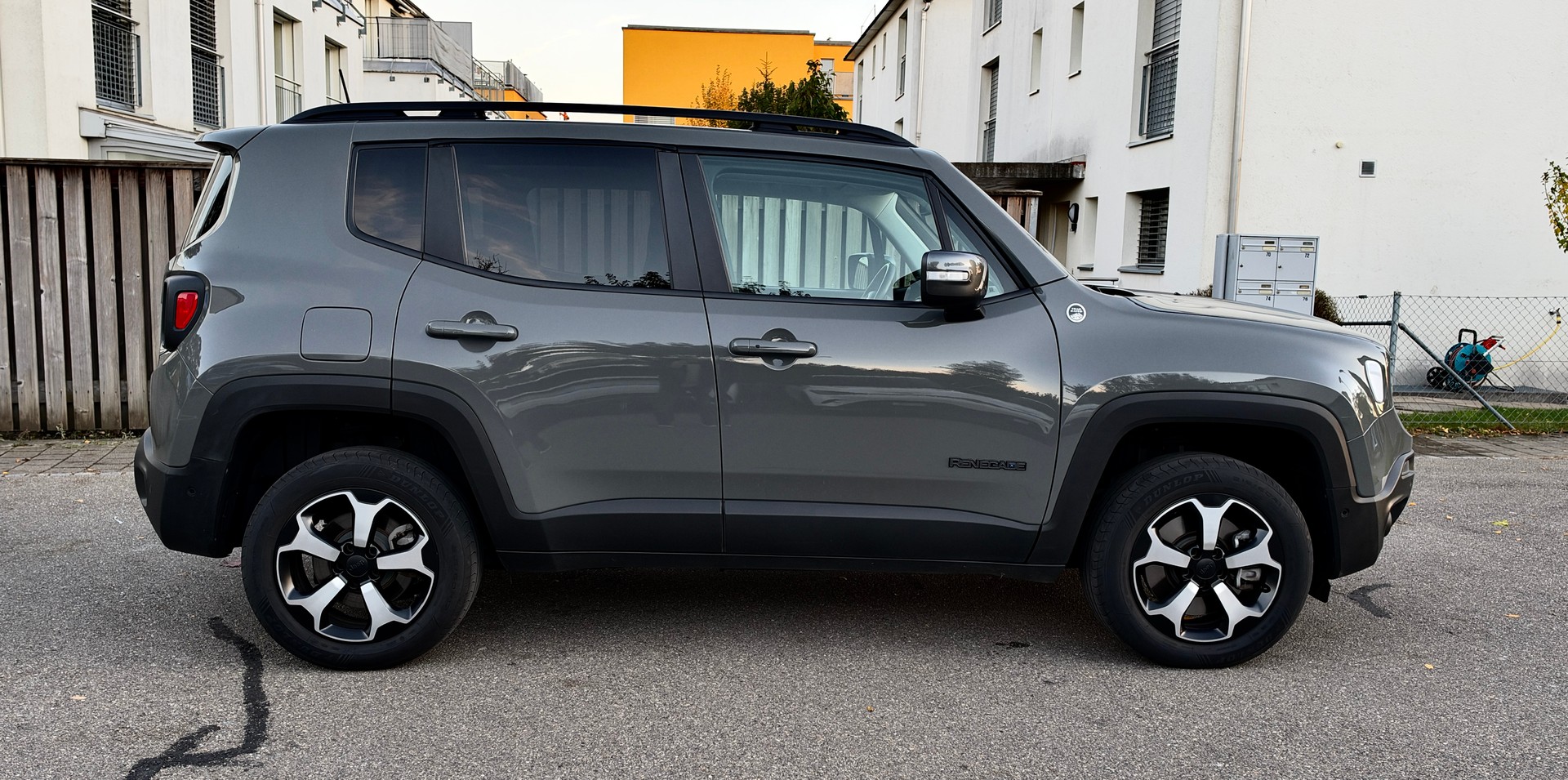 JEEP RENEGADE 1.3 T PHEV TRAILHAWK PLUS SKY AWD 4Xe*ANHÄNGERKUPPLUNG*-image-7