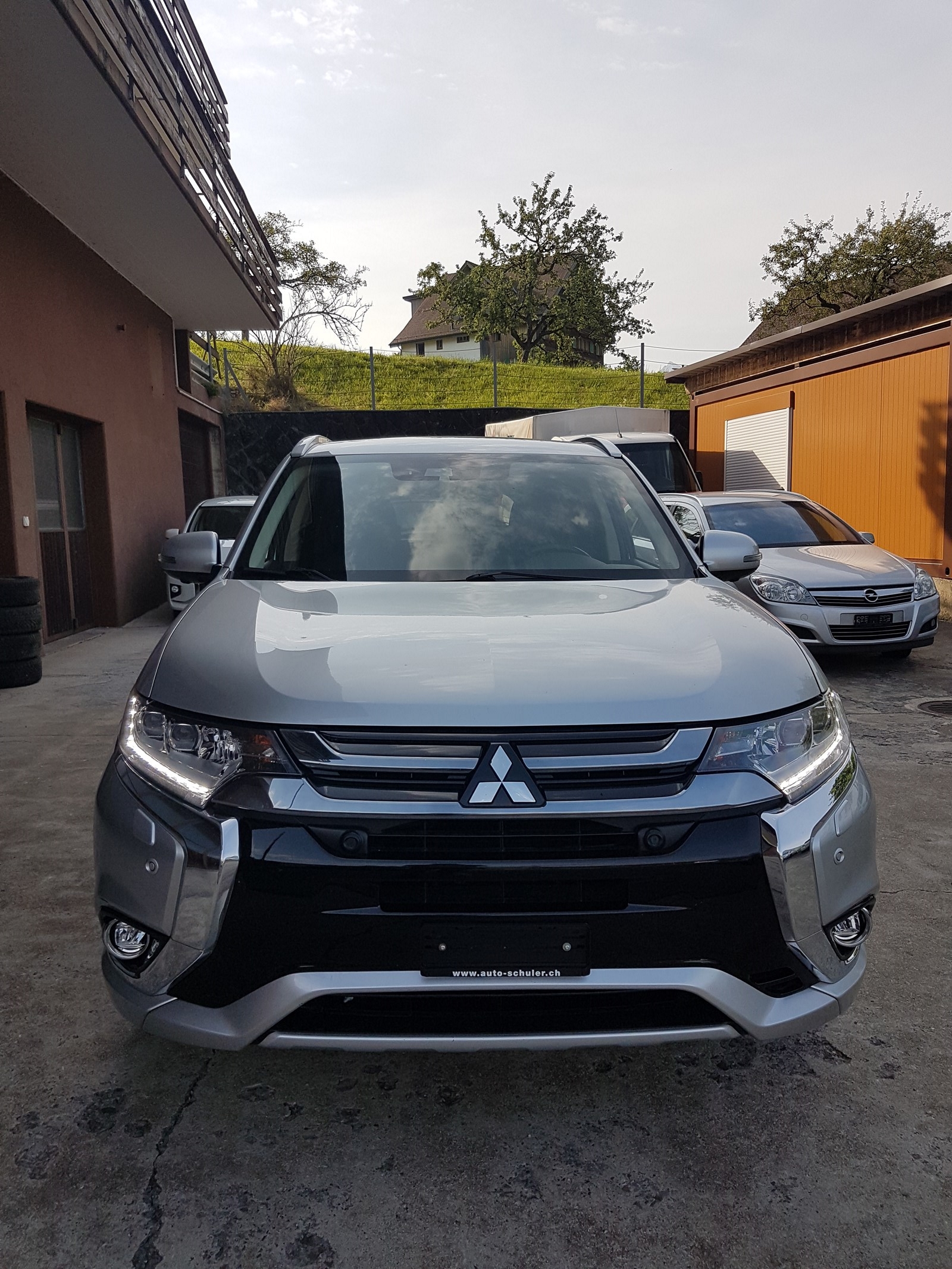 MITSUBISHI Outlander 2.0 PHEV Diamond 4WD Automatic