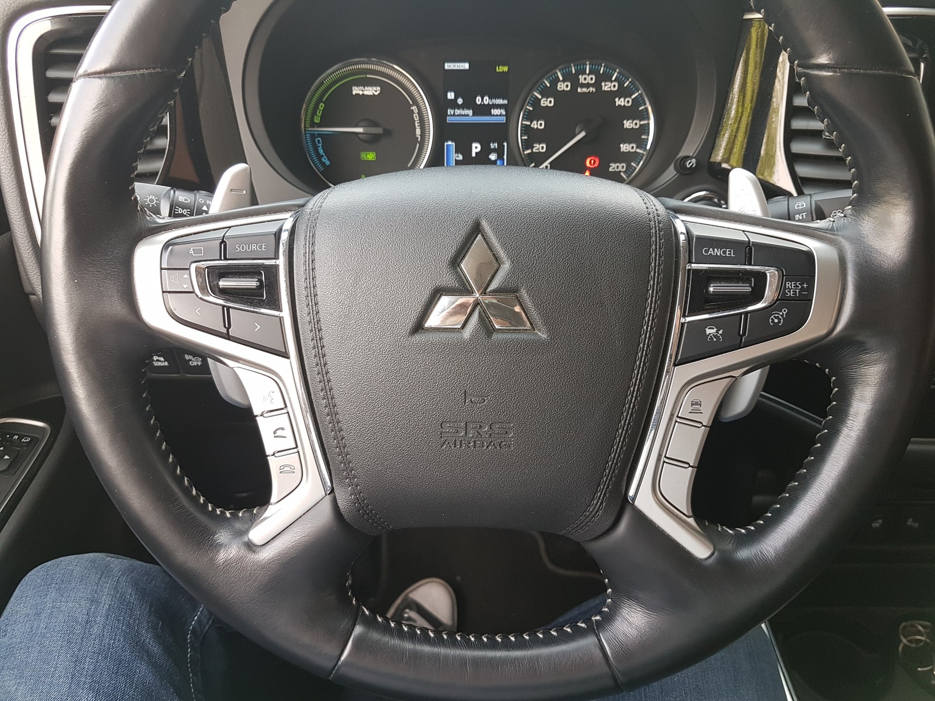MITSUBISHI Outlander 2.0 PHEV Diamond 4WD Automatic-image-7