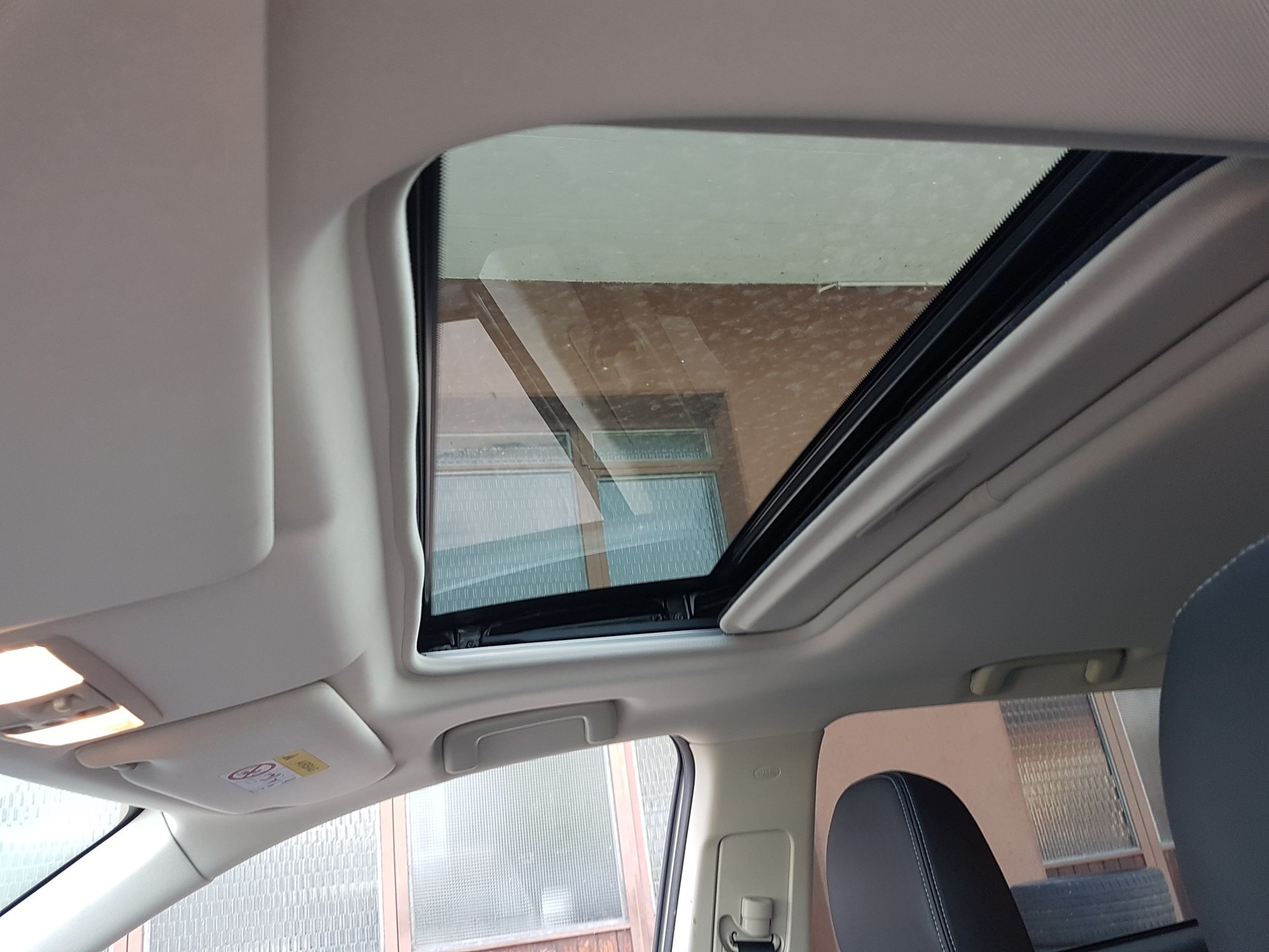 MITSUBISHI Outlander 2.0 PHEV Diamond 4WD Automatic-image-12