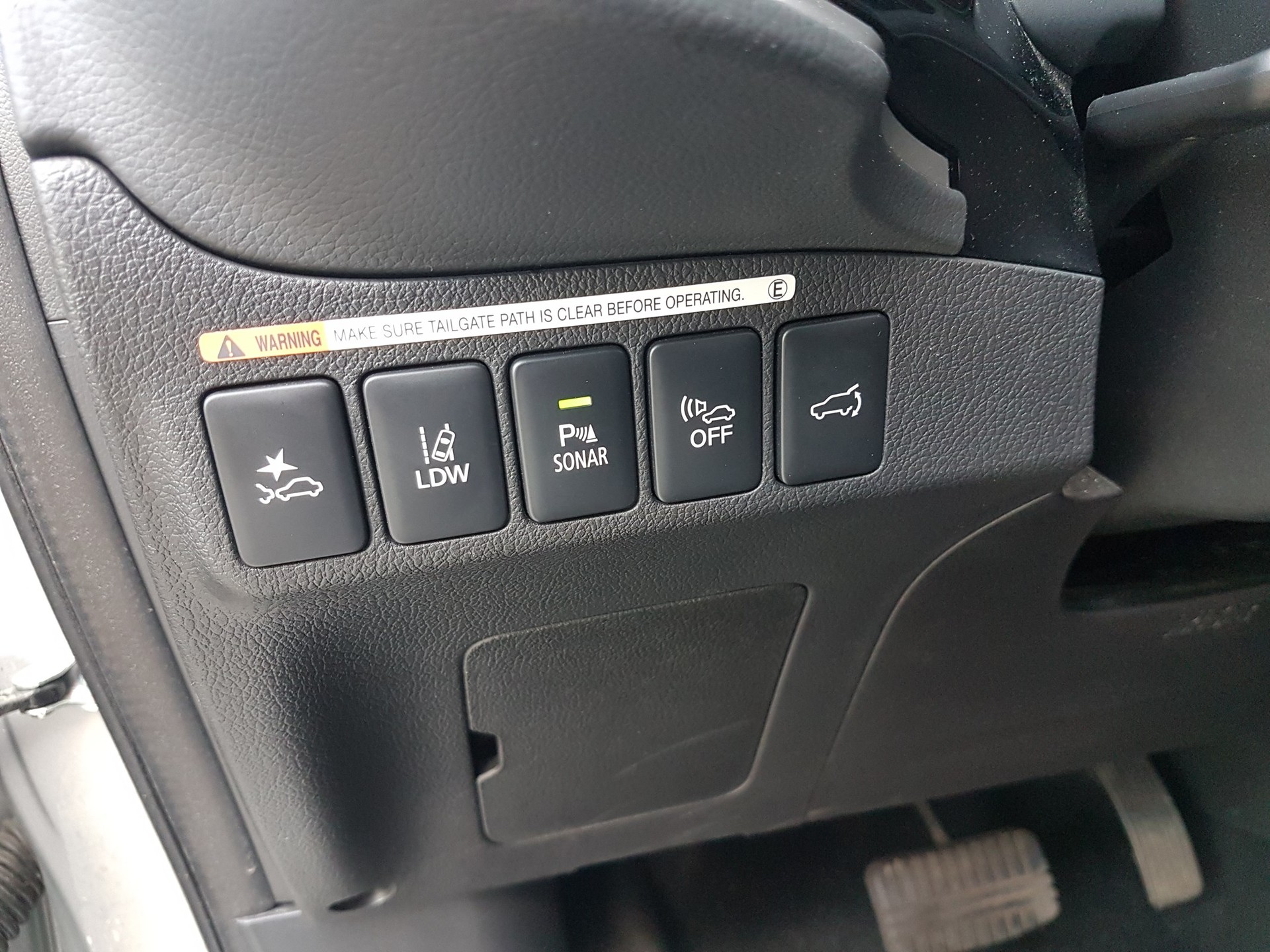 MITSUBISHI Outlander 2.0 PHEV Diamond 4WD Automatic-image-6