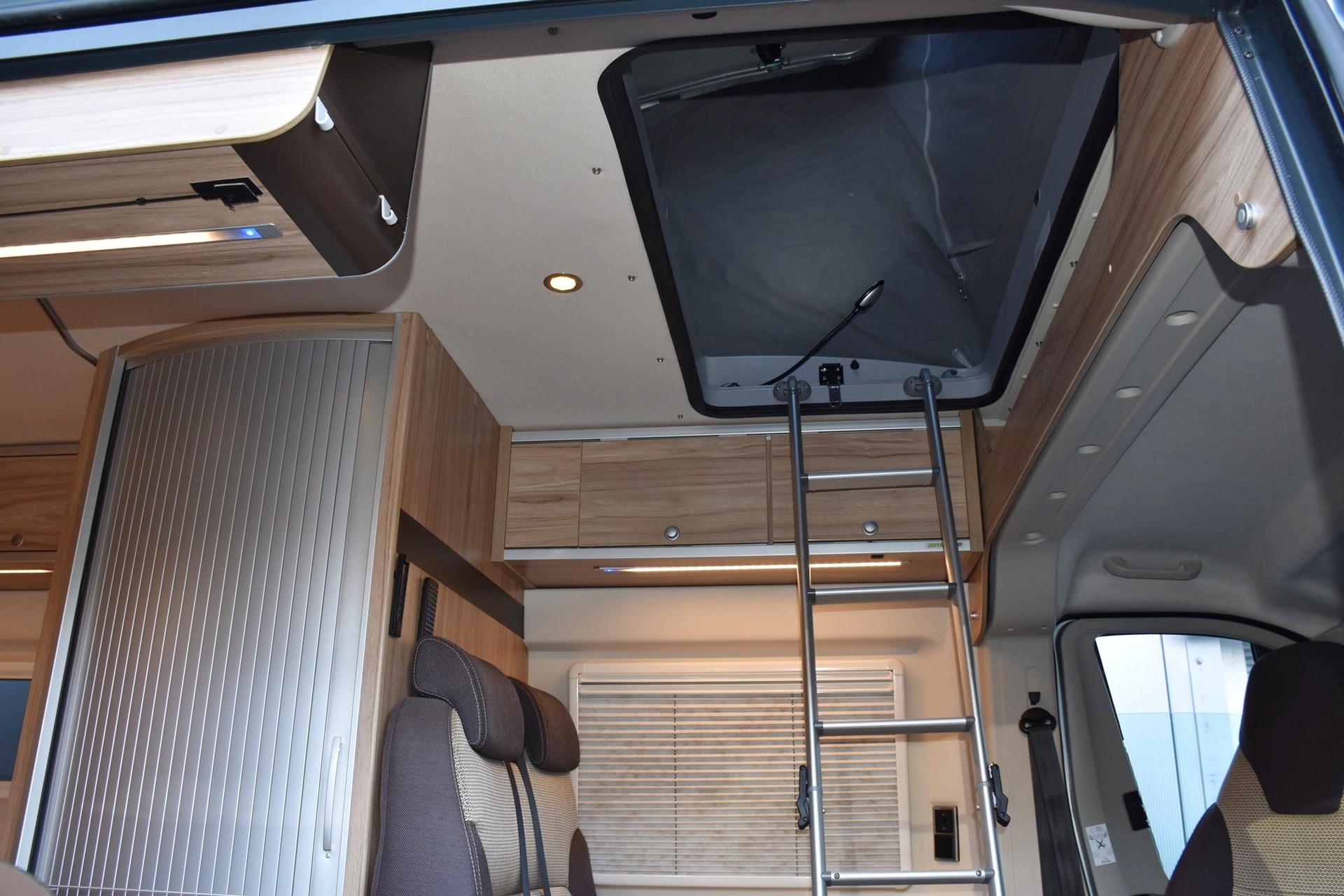HYMER YOSEMITE 2,3 DIESEL HUBDACH FIAT DUCATO MULTIJET 130-image-9