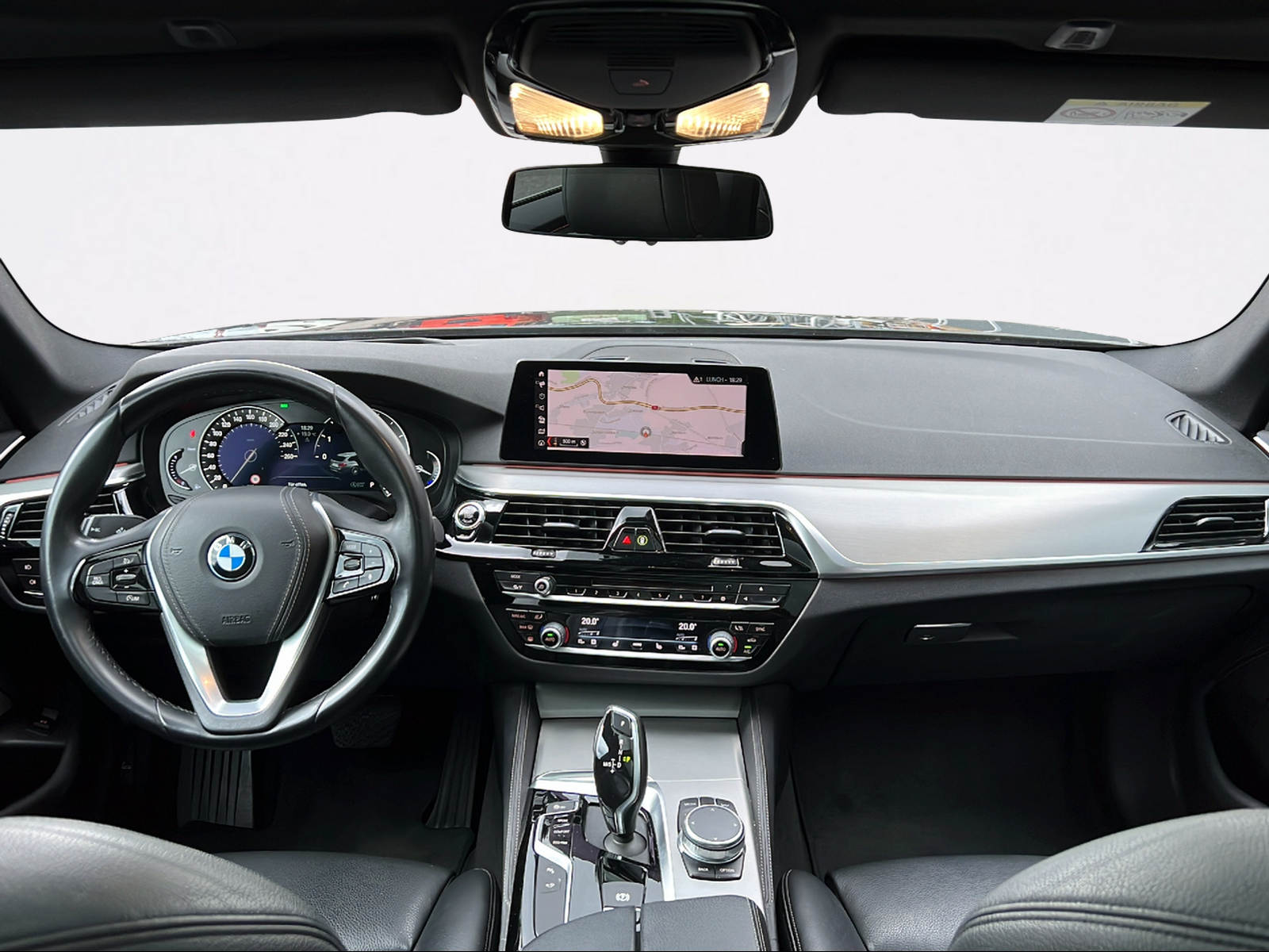 BMW 520d xDrive Touring Luxury Line Steptronic-image-3