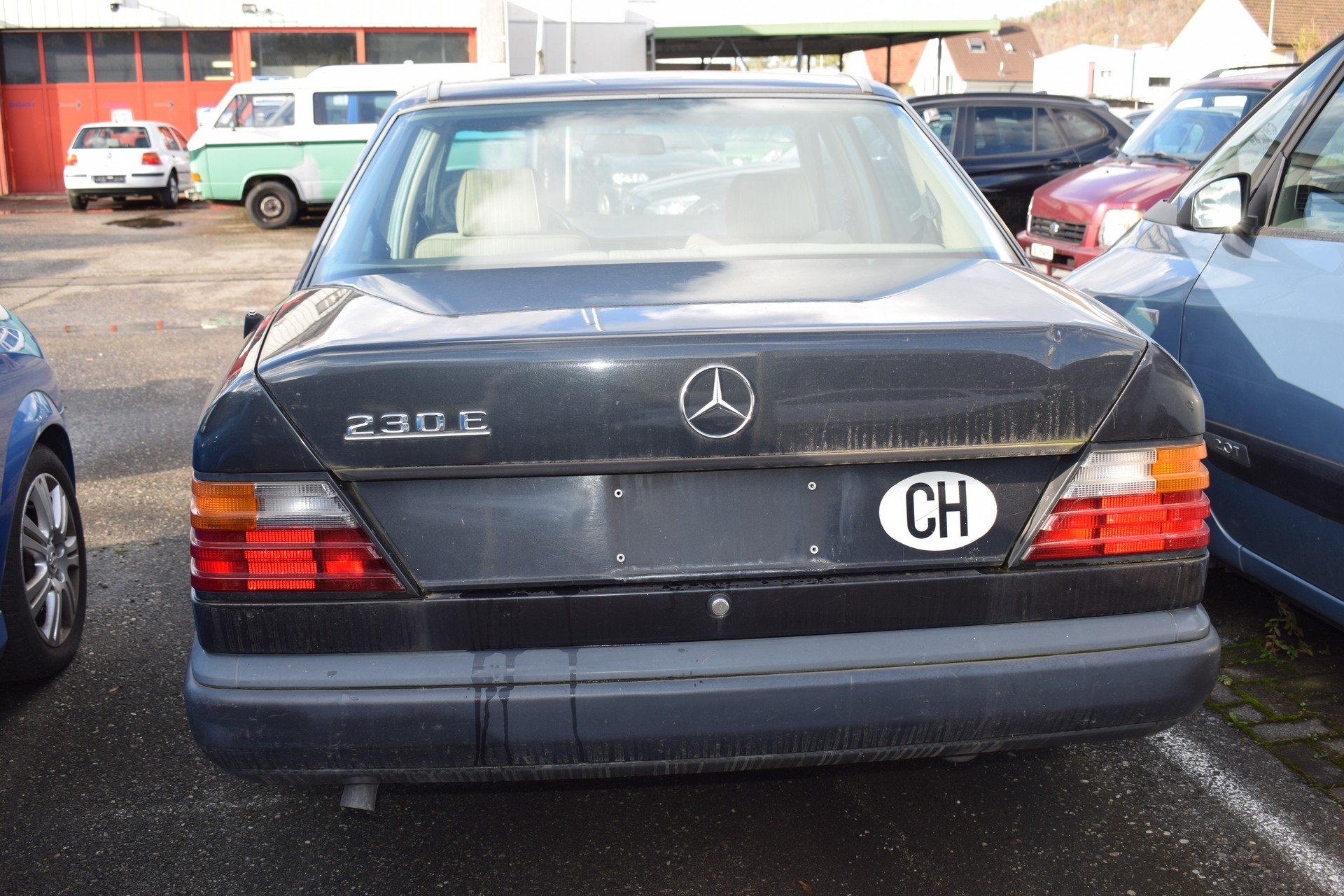 MERCEDES-BENZ 230 E-image-3