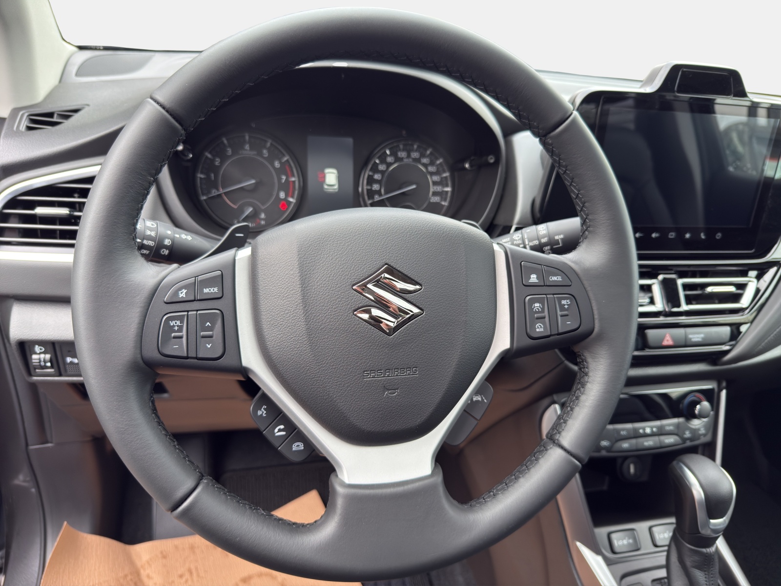 SUZUKI S-Cross 1.5/102 Compact Top Hybrid 4x4-image-11