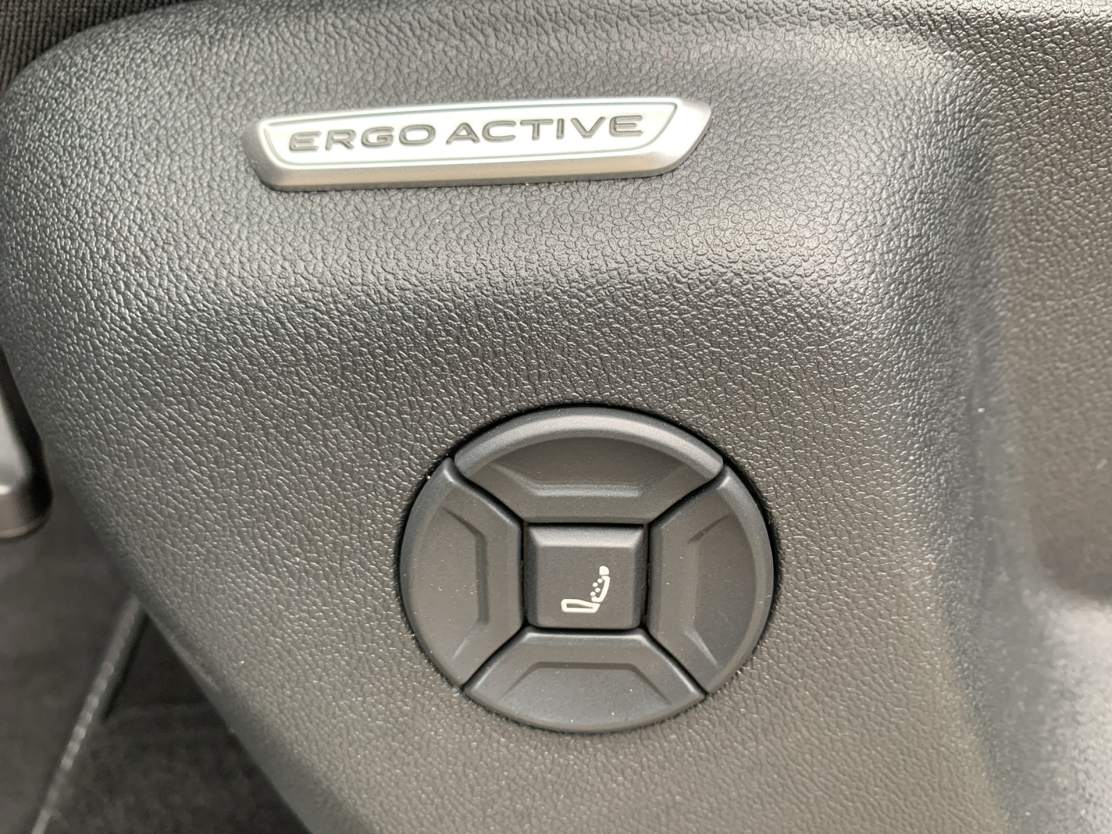 VW Tiguan 2.0 TDI SCR R-Line 4Motion DSG-image-17