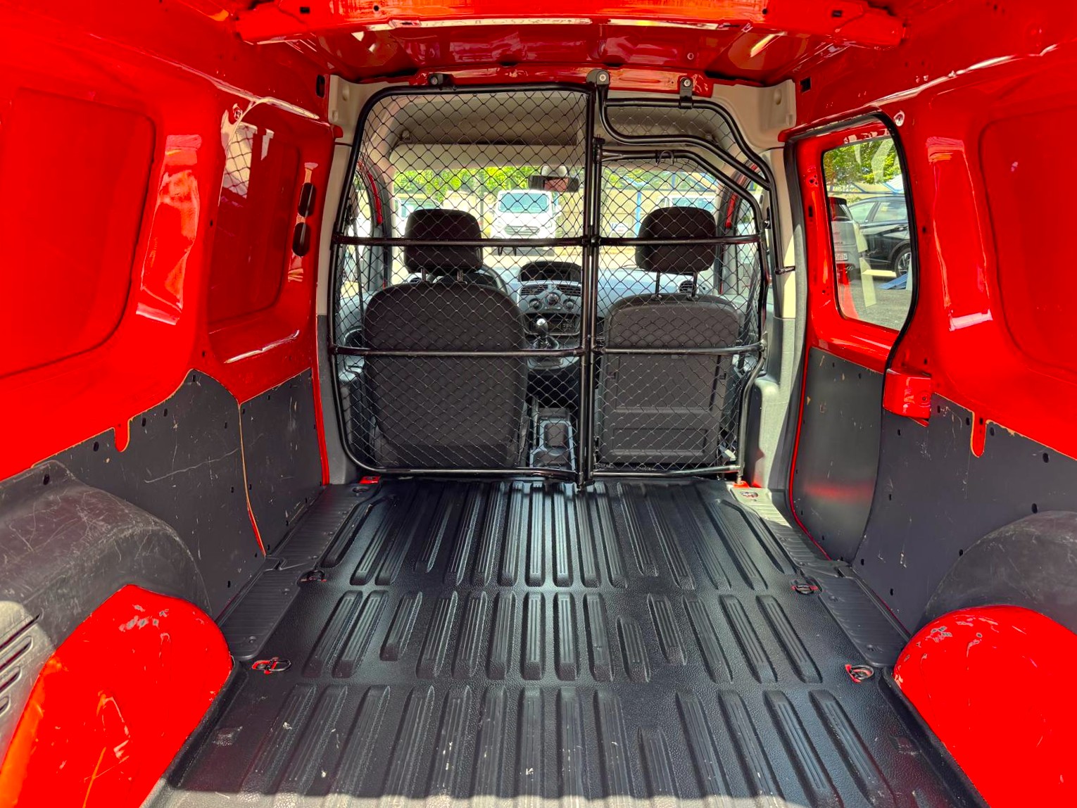 RENAULT Kangoo Maxi dCi95E Bus 2P-image-14