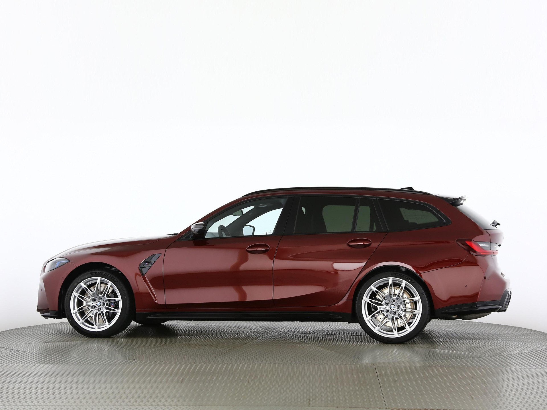 BMW M3 Competition xDrive Touring-image-12