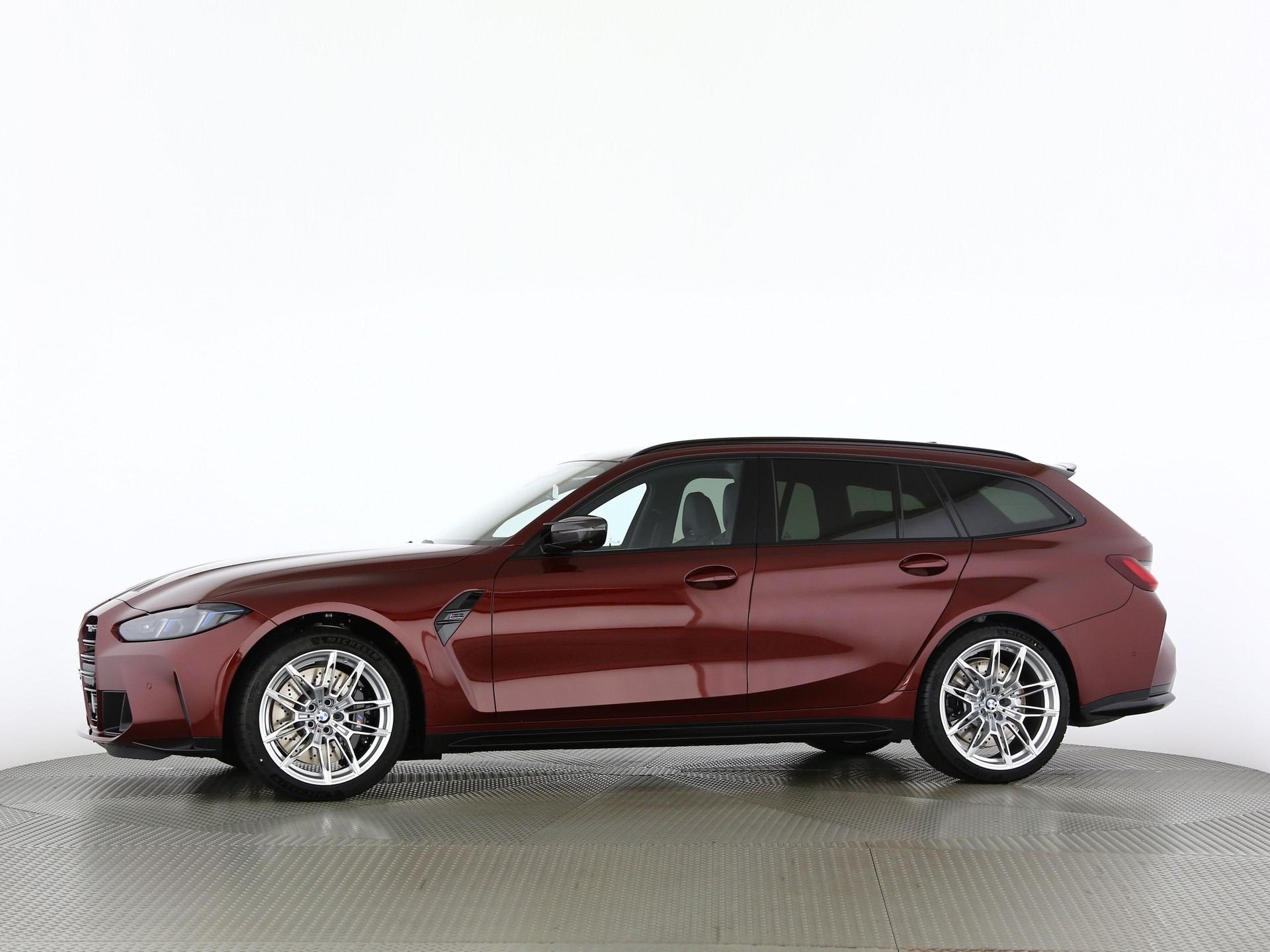 BMW M3 Competition xDrive Touring-image-10