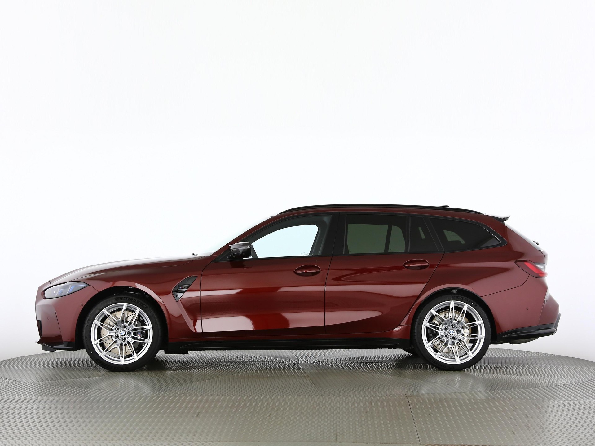 BMW M3 Competition xDrive Touring-image-11