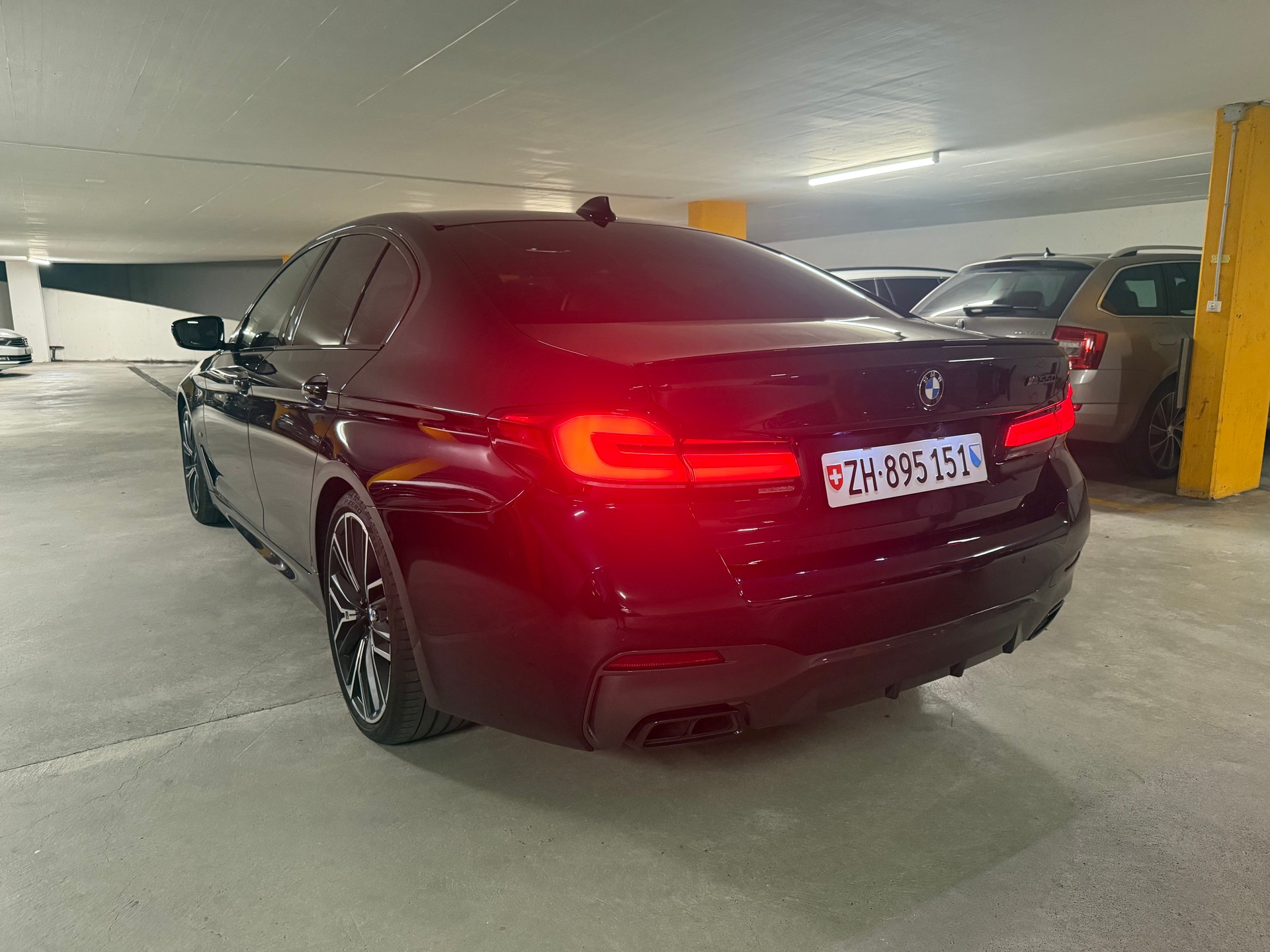 BMW M550i xDrive Steptronic-image-1