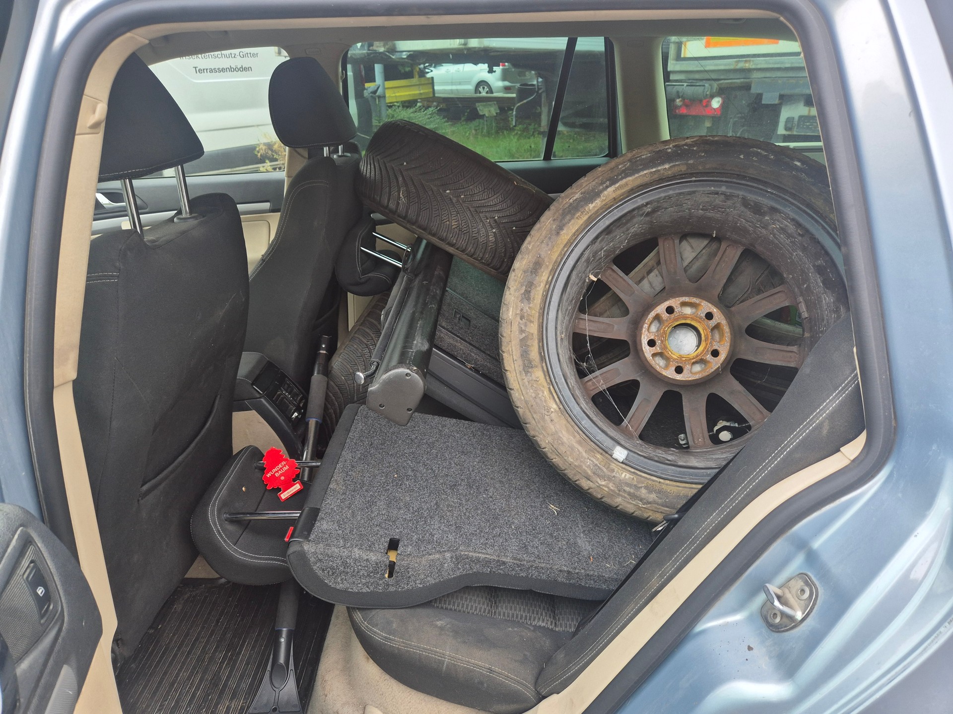 SKODA Octavia Combi 1.8 TSI Adventure 4x4-image-9