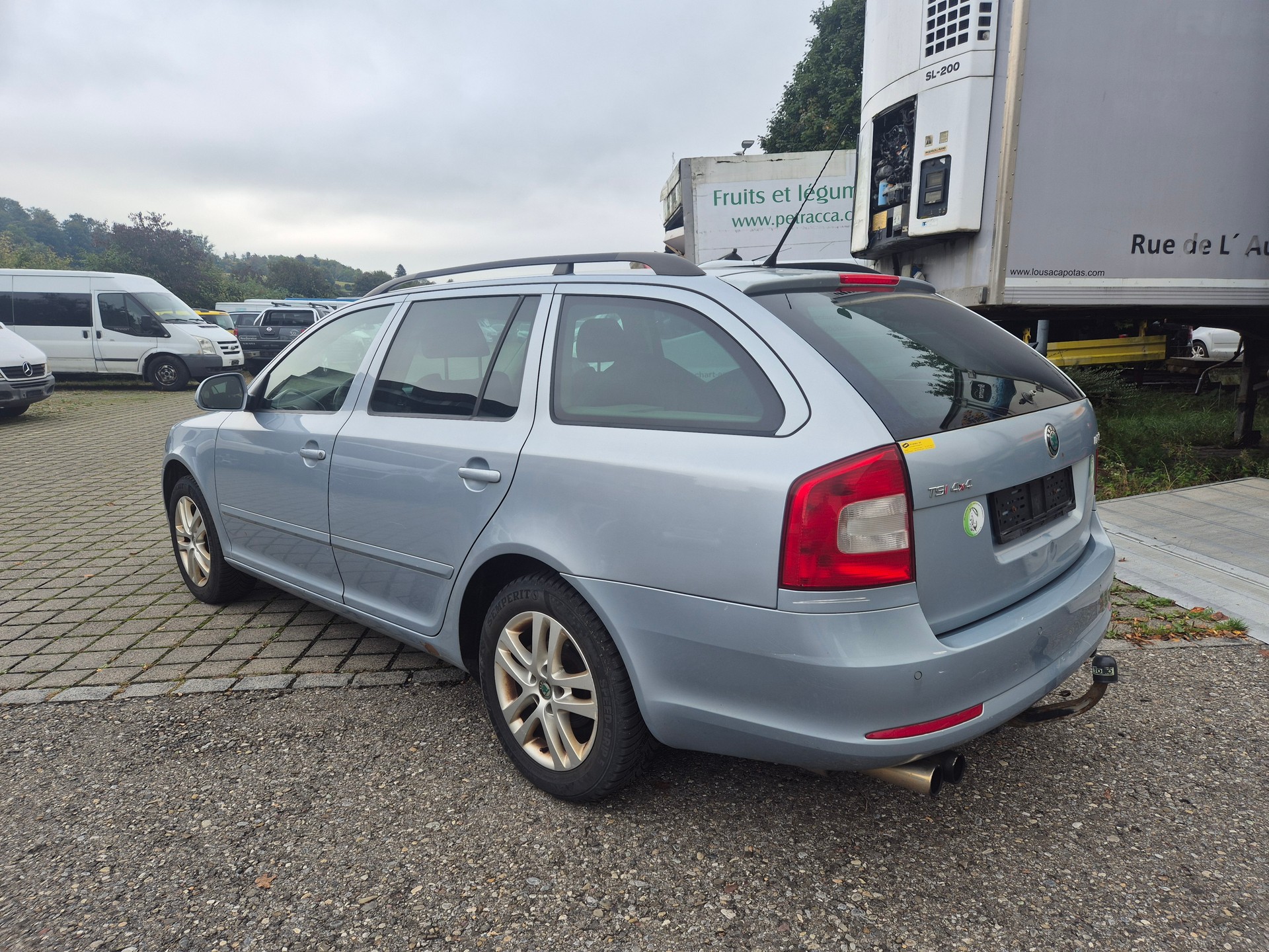 SKODA Octavia Combi 1.8 TSI Adventure 4x4-image-5