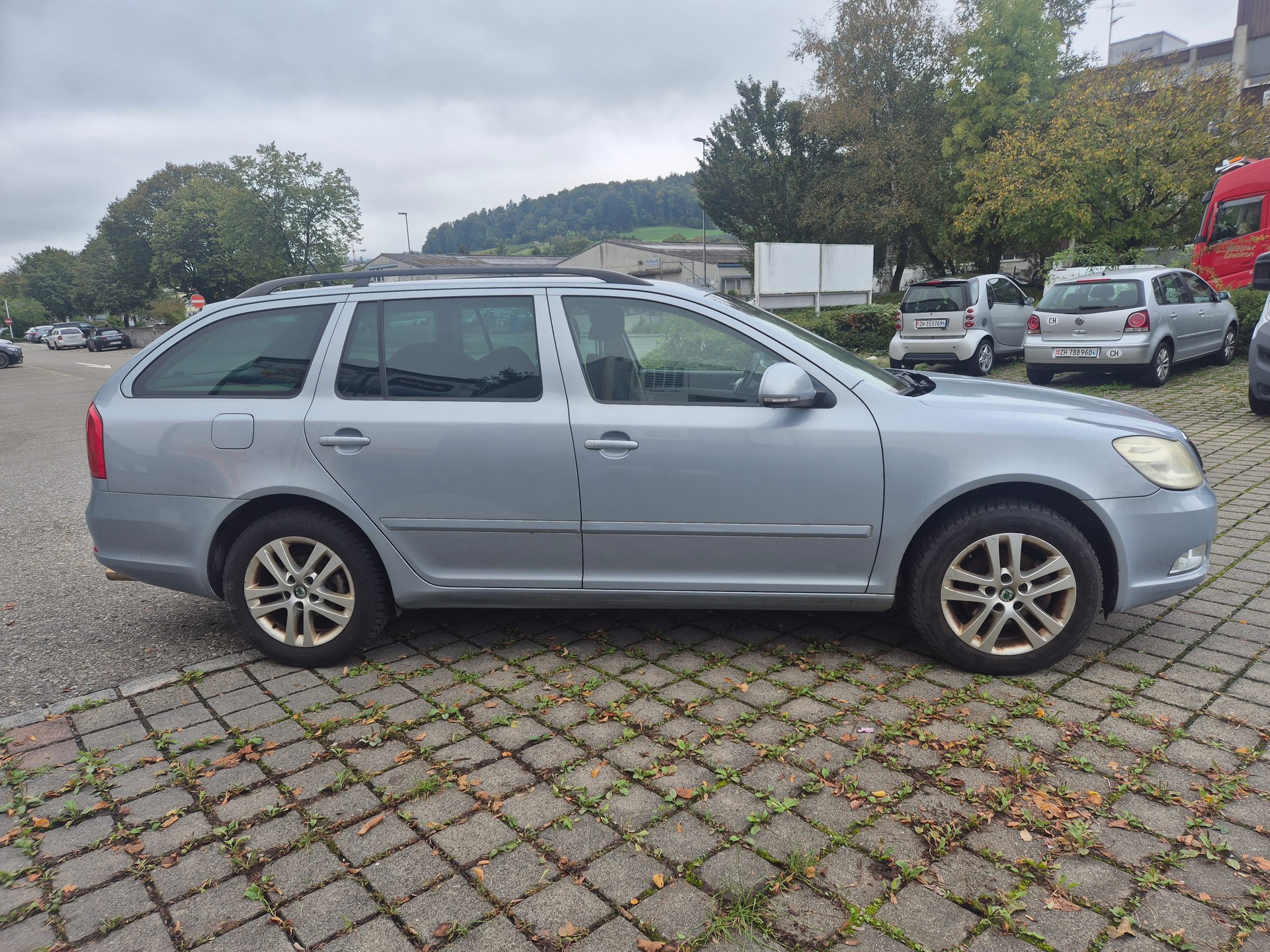 SKODA Octavia Combi 1.8 TSI Adventure 4x4-image-3