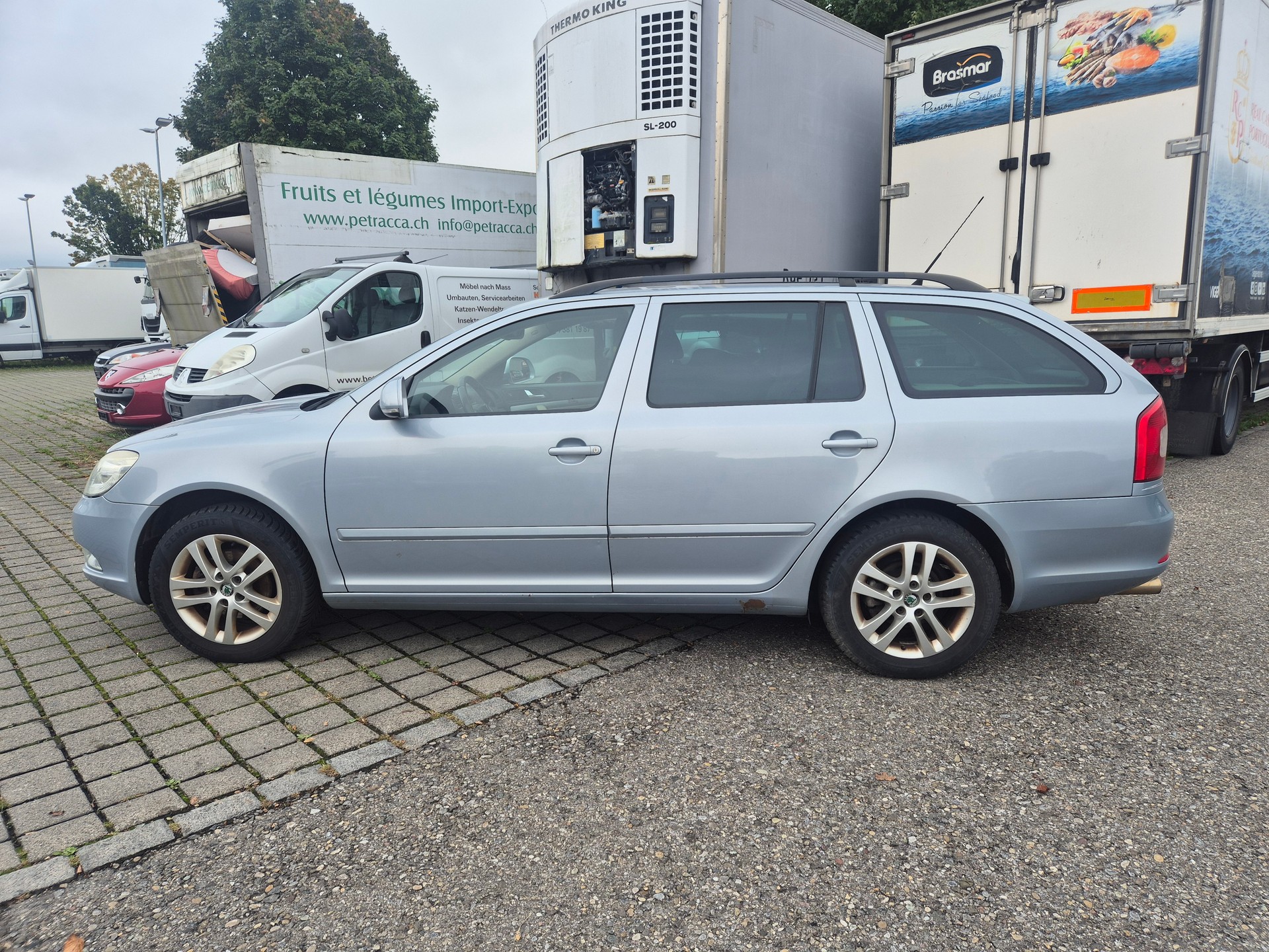 SKODA Octavia Combi 1.8 TSI Adventure 4x4-image-4