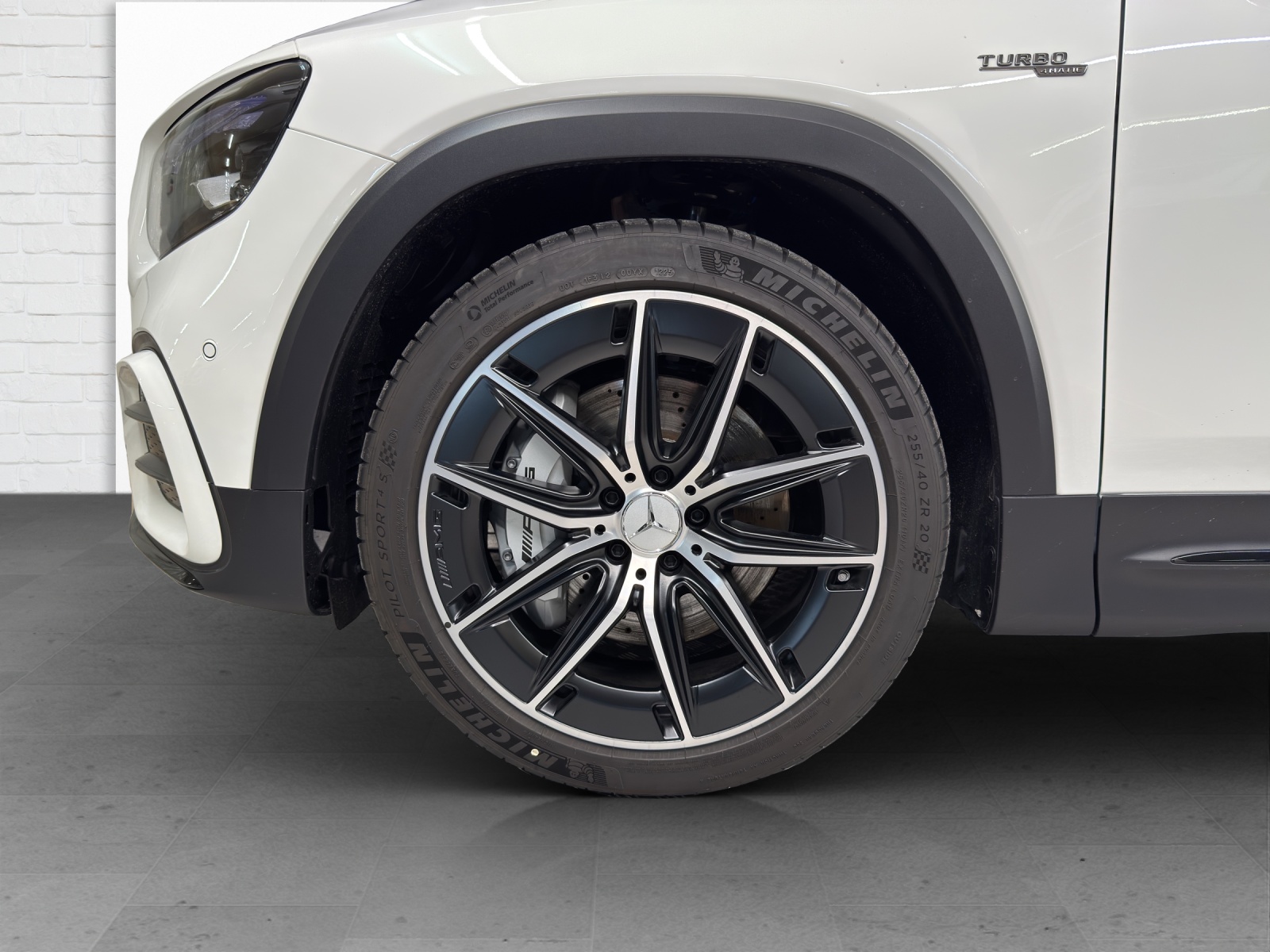 MERCEDES-BENZ GLB 35 AMG 4Matic-image-5