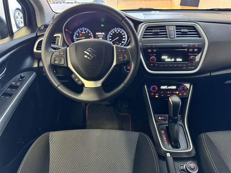 SUZUKI SX4 S-Cross 1.6 16V Compact Top 4WD CVT7-image-7
