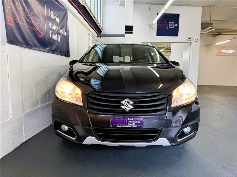 SUZUKI SX4 S-Cross 1.6 16V Compact Top 4WD CVT7-image-1
