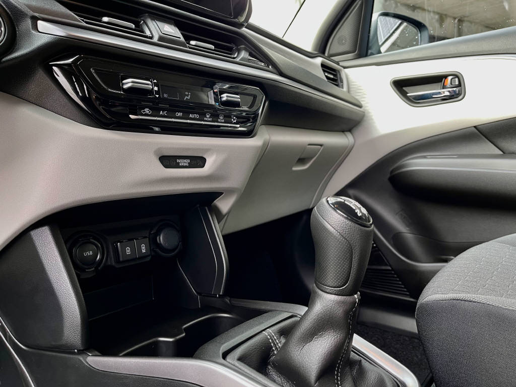 SUZUKI Swift 1.2 Compact Top Hybrid 4x4-image-14
