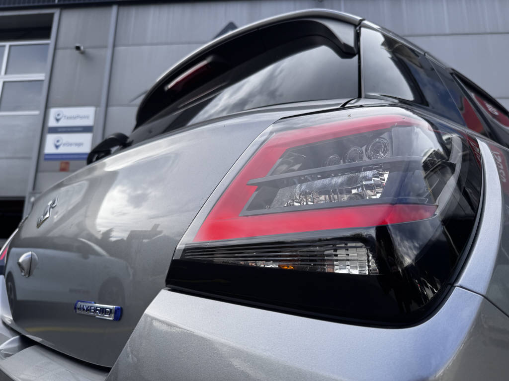 SUZUKI Swift 1.2 Compact Top Hybrid 4x4-image-23