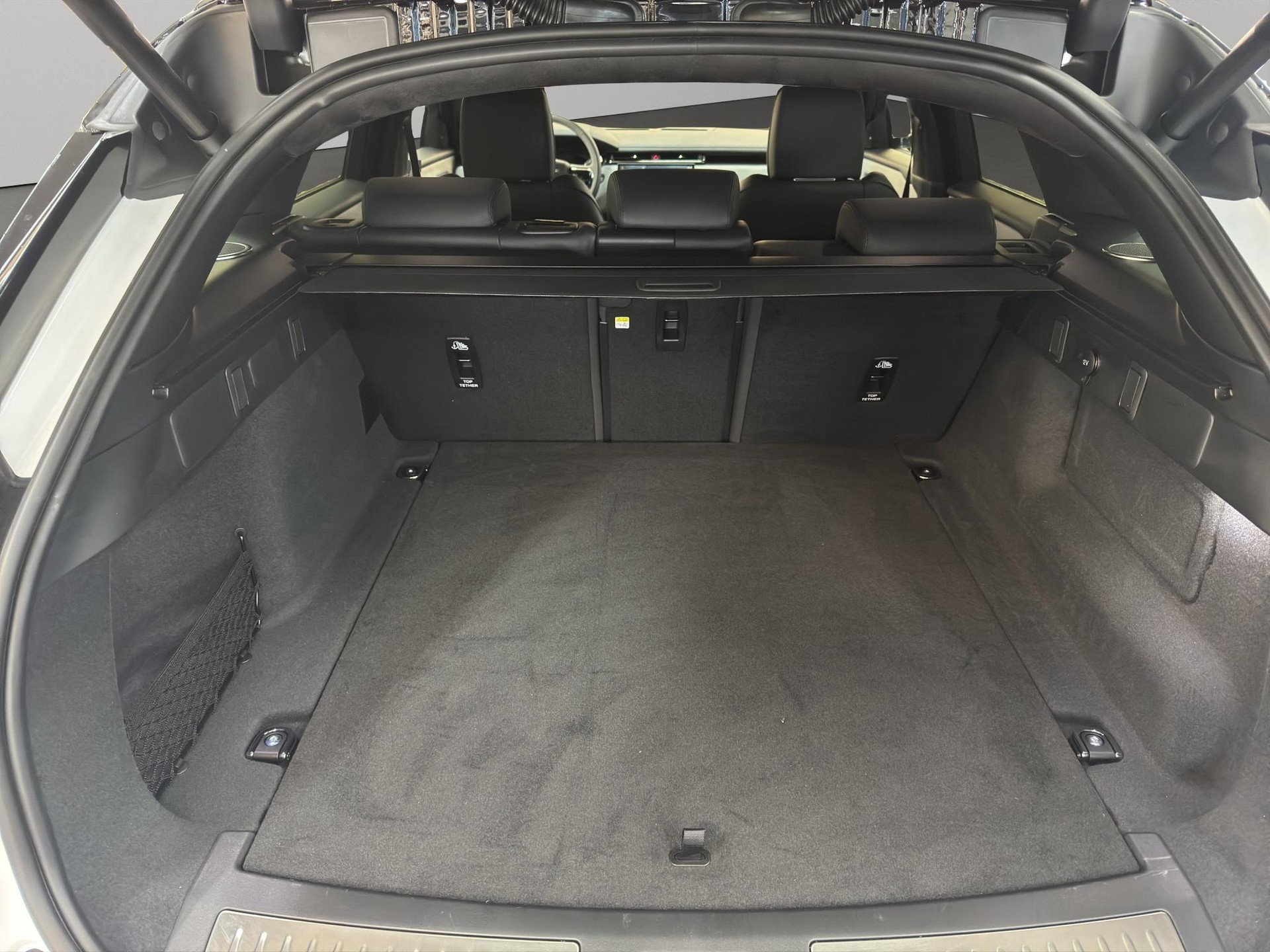 LAND ROVER Range Rover Velar 3.0 I6 Autobiography-image-13