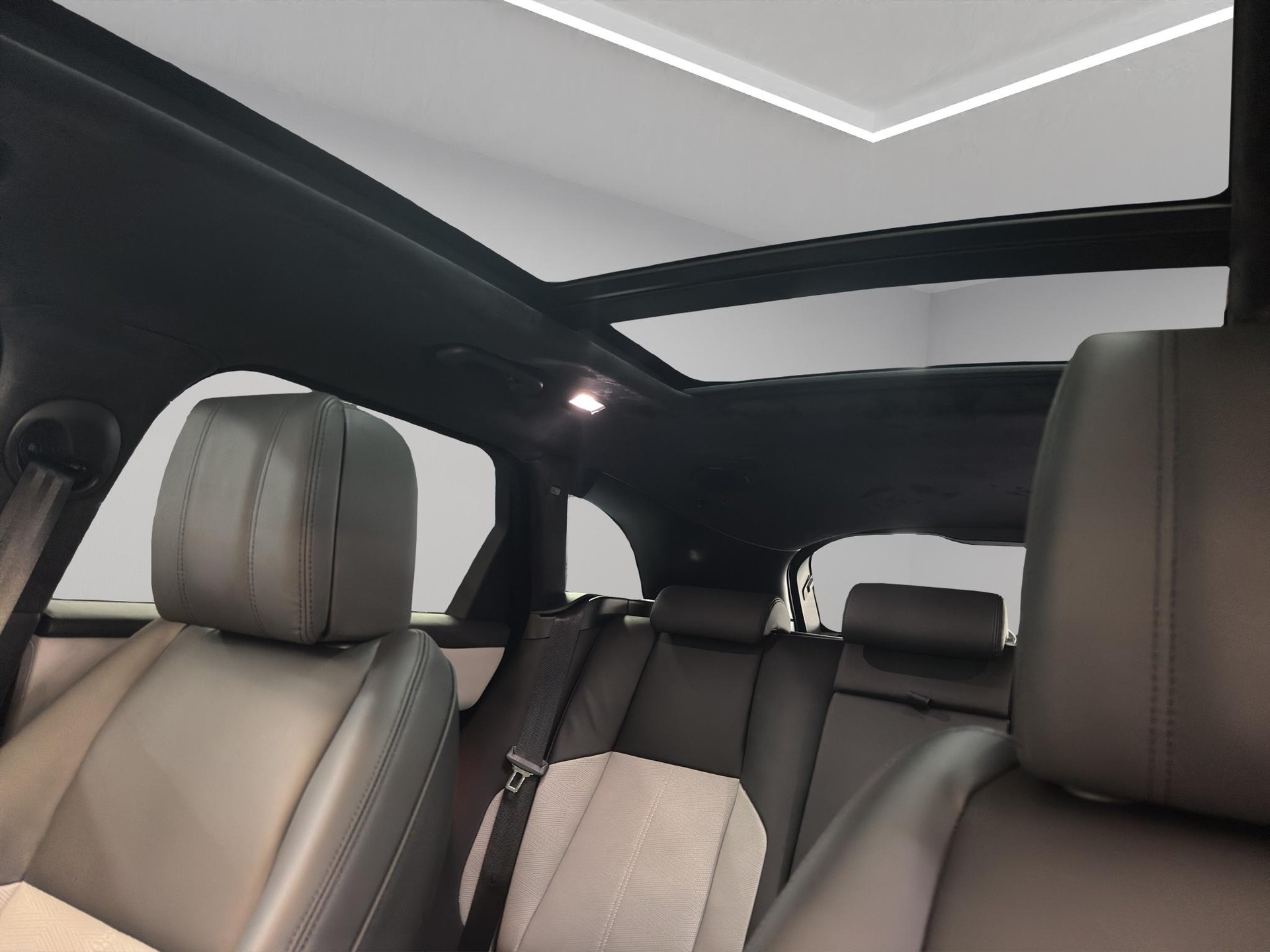 LAND ROVER Range Rover Velar 3.0 I6 Autobiography-image-14