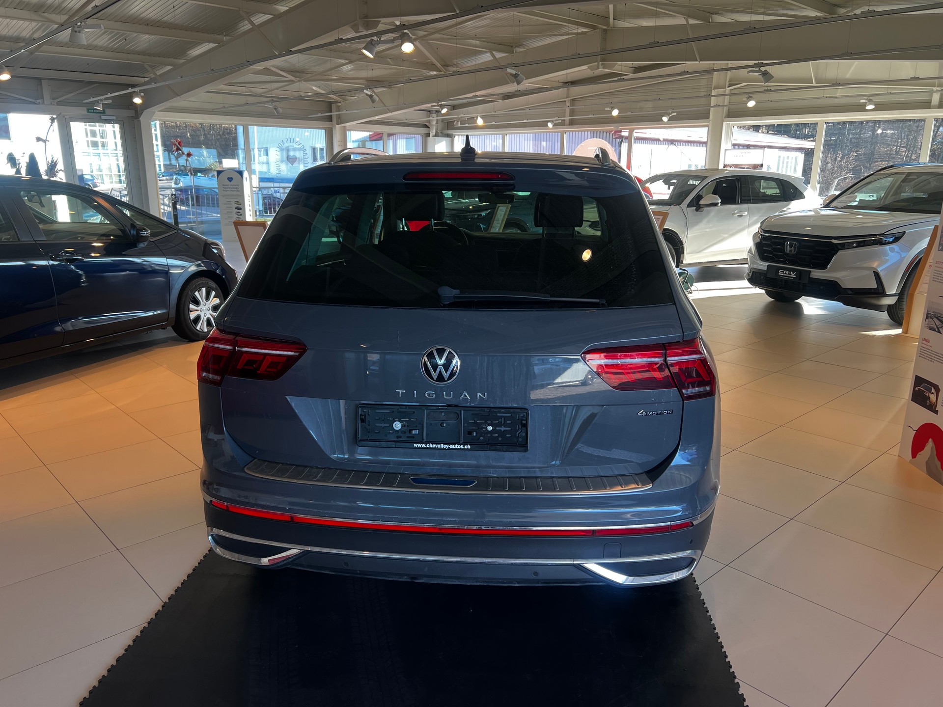 VW Tiguan 2.0TSI Life 4M-image-3