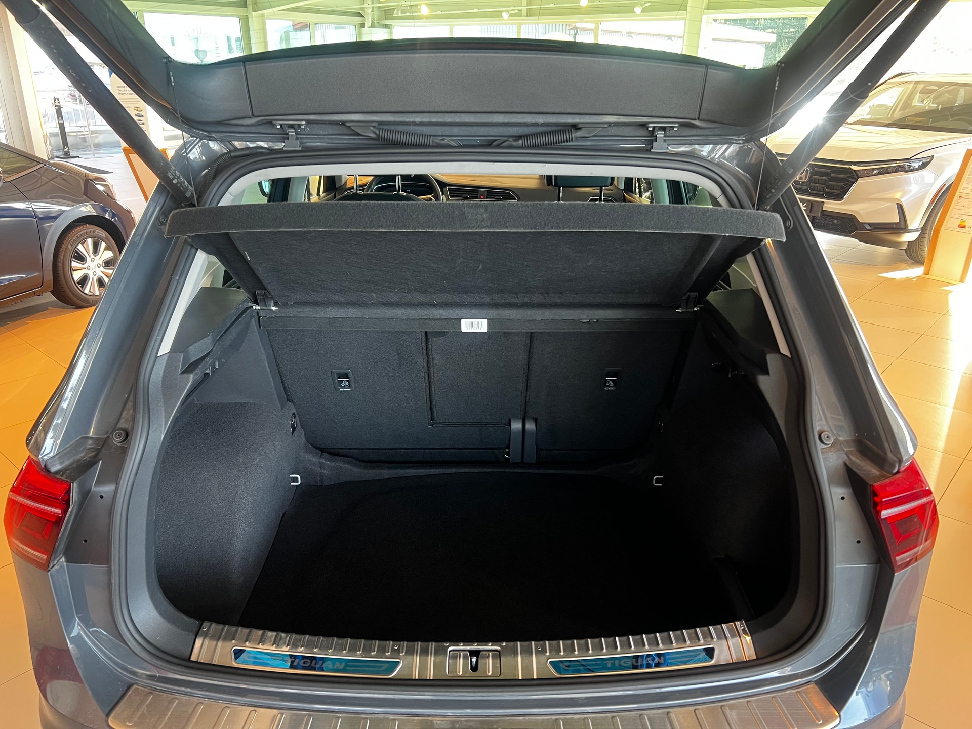 VW Tiguan 2.0TSI Life 4M-image-4