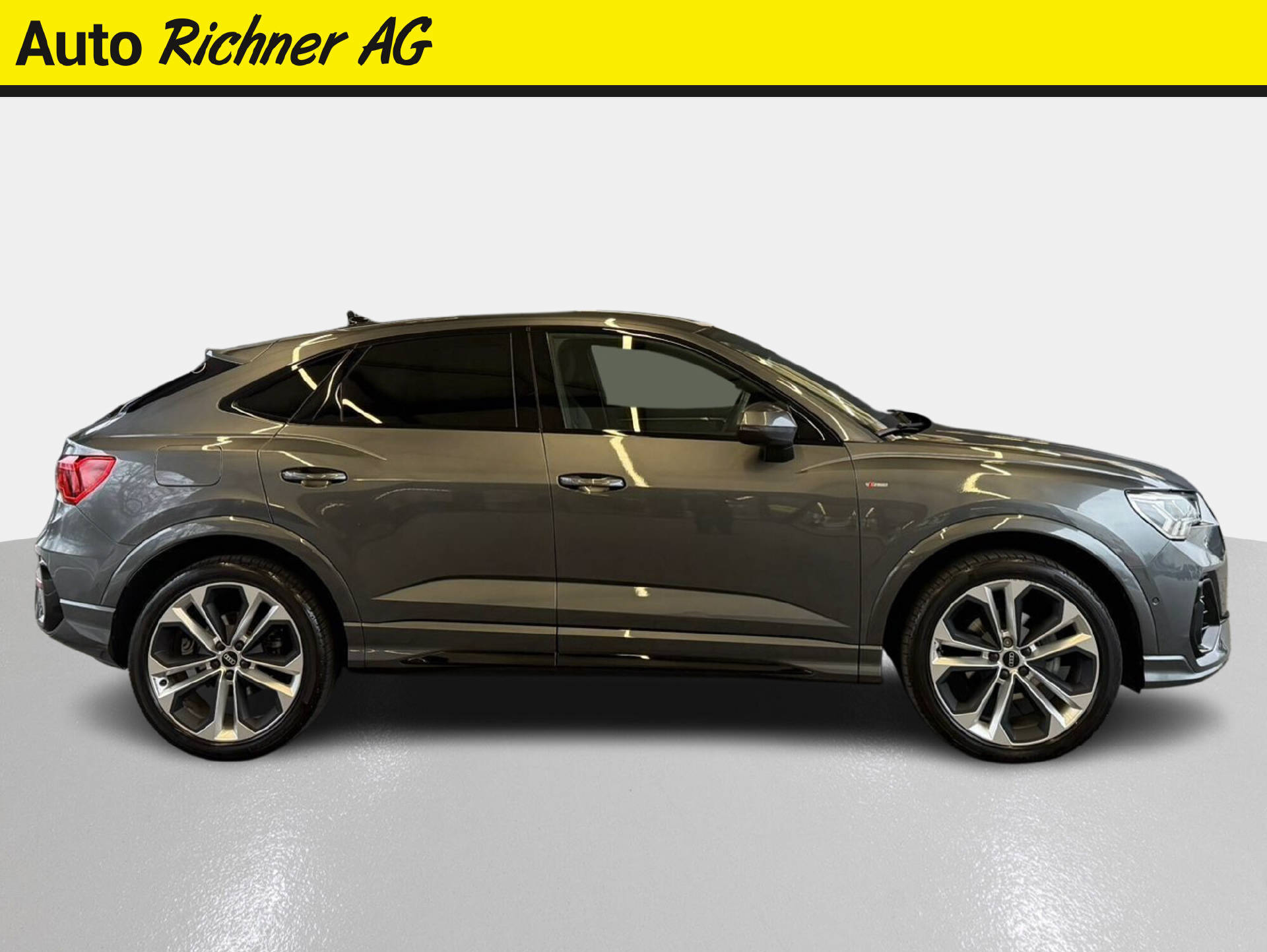 AUDI Q3 Sportback 1.5 35 TFSI S line S-Tronic-image-2