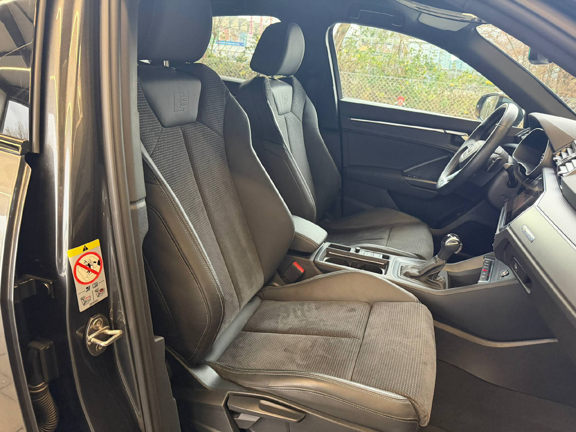 AUDI Q3 Sportback 1.5 35 TFSI S line S-Tronic-image-5