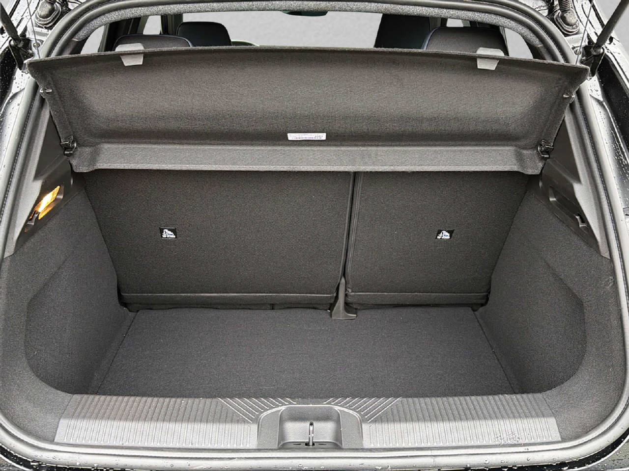 NISSAN Micra Evolve 52 kWh 150 PS-image-7