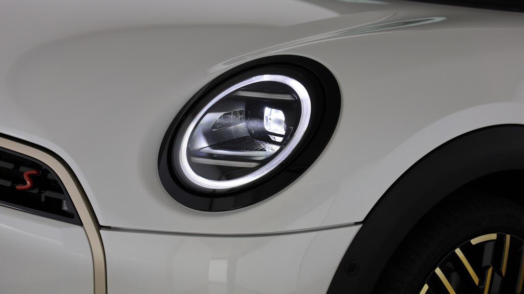 MINI Cooper S Cabrio-image-15