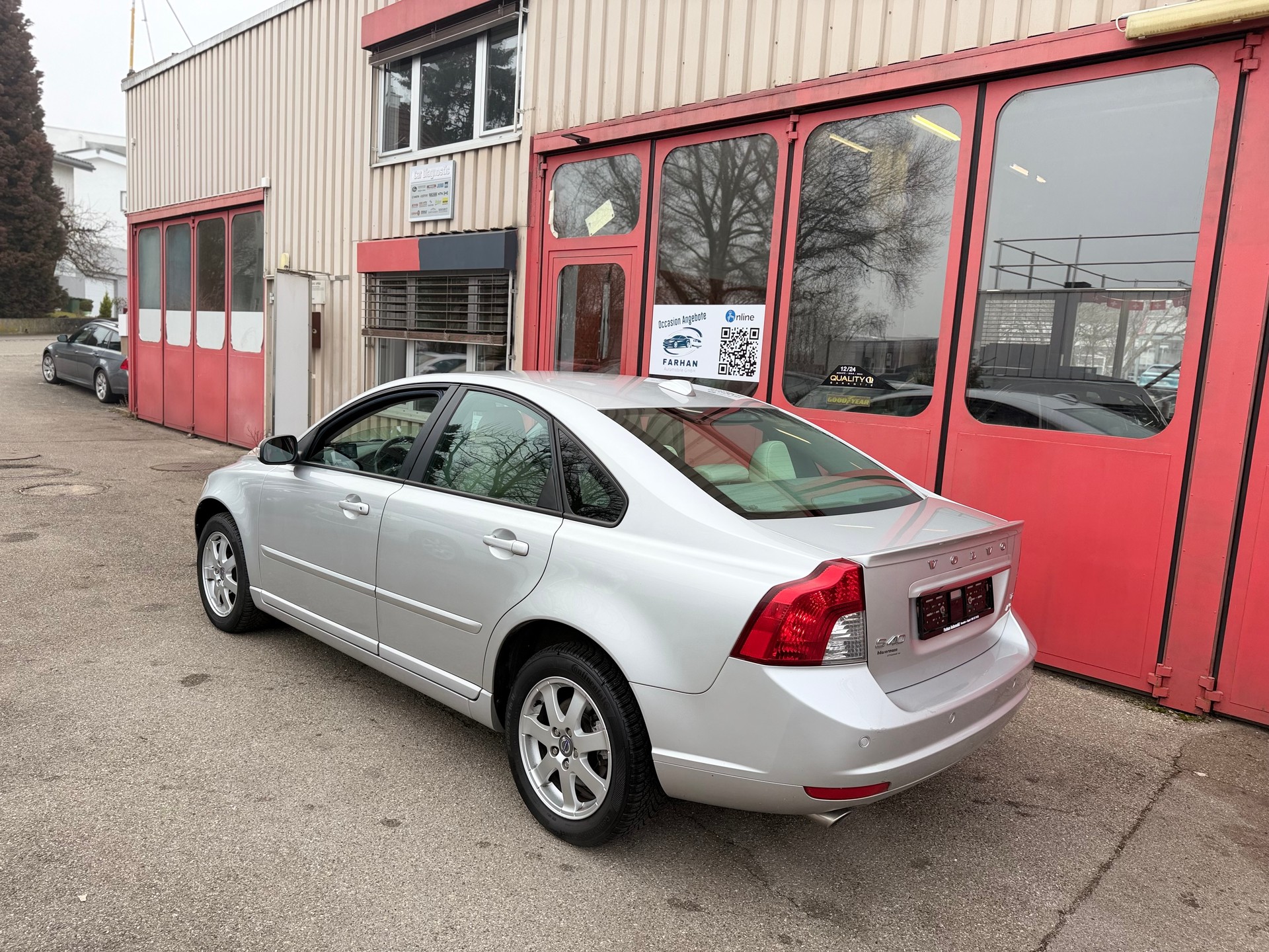 VOLVO S40 T5 AWD Kinetic Geartronic-image-5