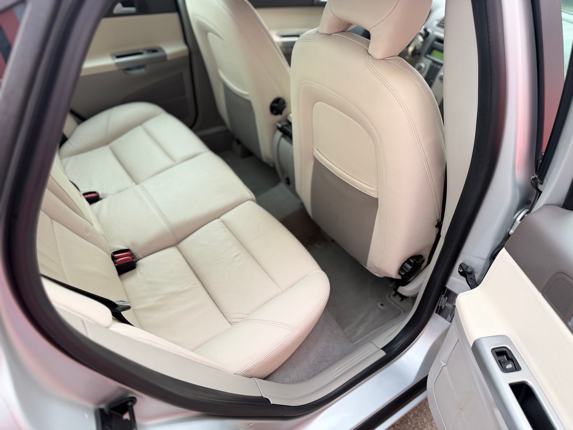 VOLVO S40 T5 AWD Kinetic Geartronic-image-8