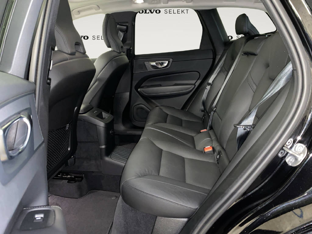 VOLVO XC60 2.0 T6 TE Plus Dark eAWD-image-12