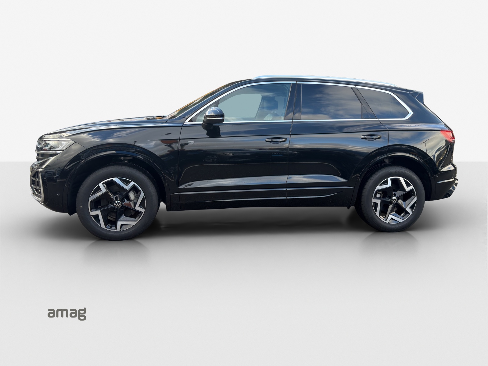 VW Touareg 3.0 TDI R-Line Tiptronic-image-1