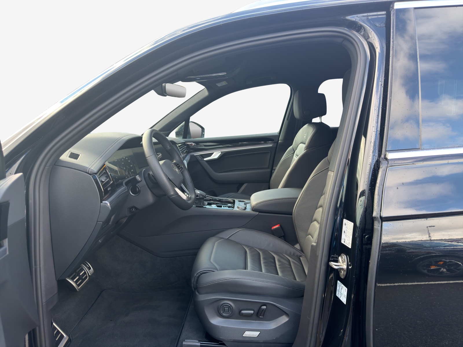 VW Touareg 3.0 TDI R-Line Tiptronic-image-7