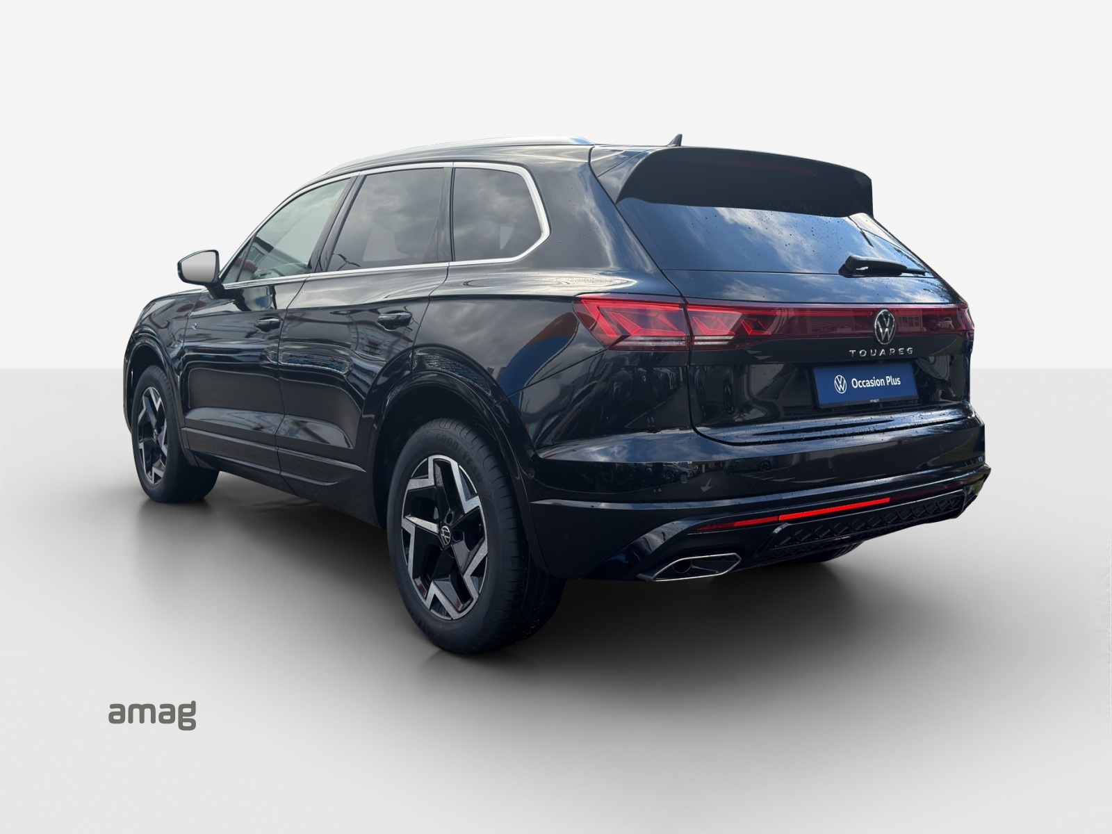 VW Touareg 3.0 TDI R-Line Tiptronic-image-2