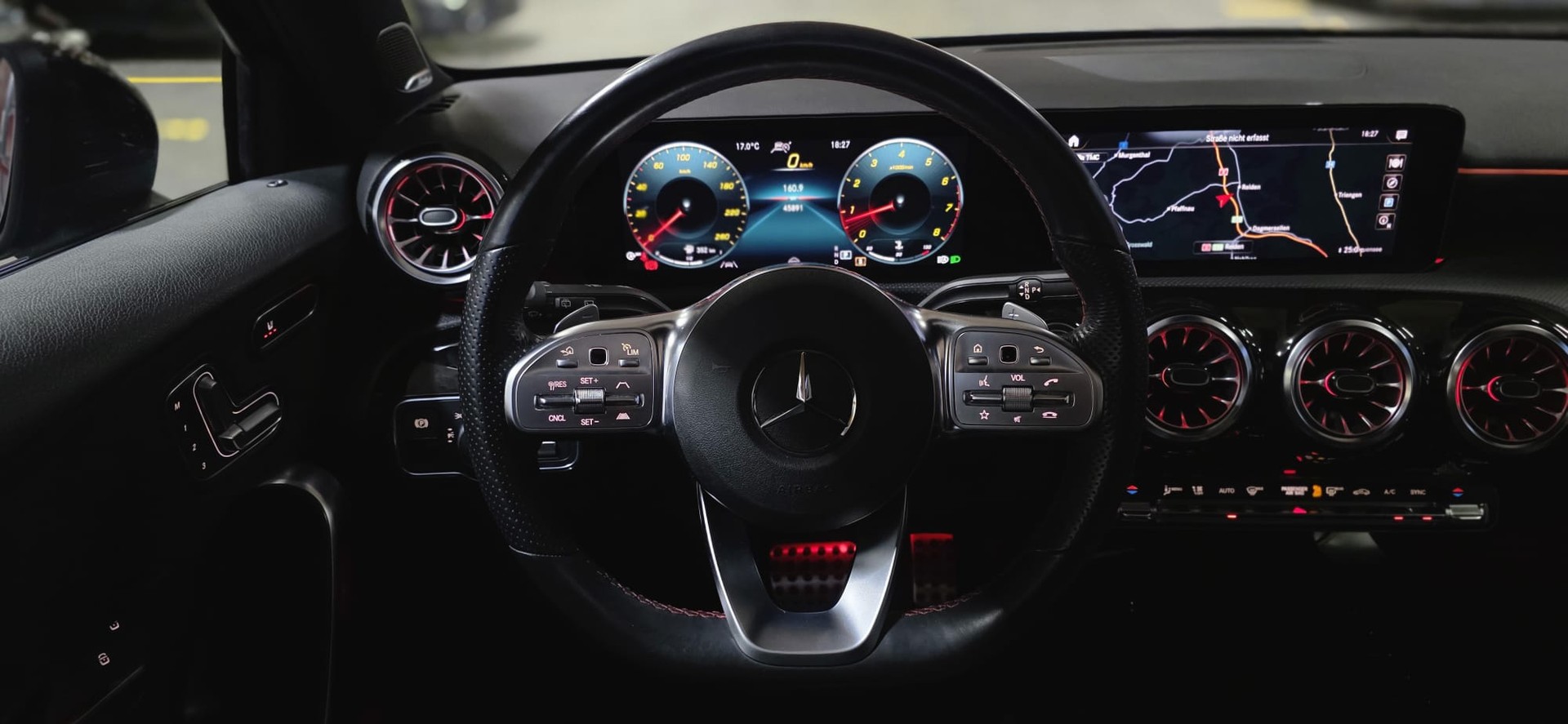 MERCEDES-BENZ A 250 4Matic AMG Line 4Matic 7G-DCT *CH FAHRZEUG*-image-11