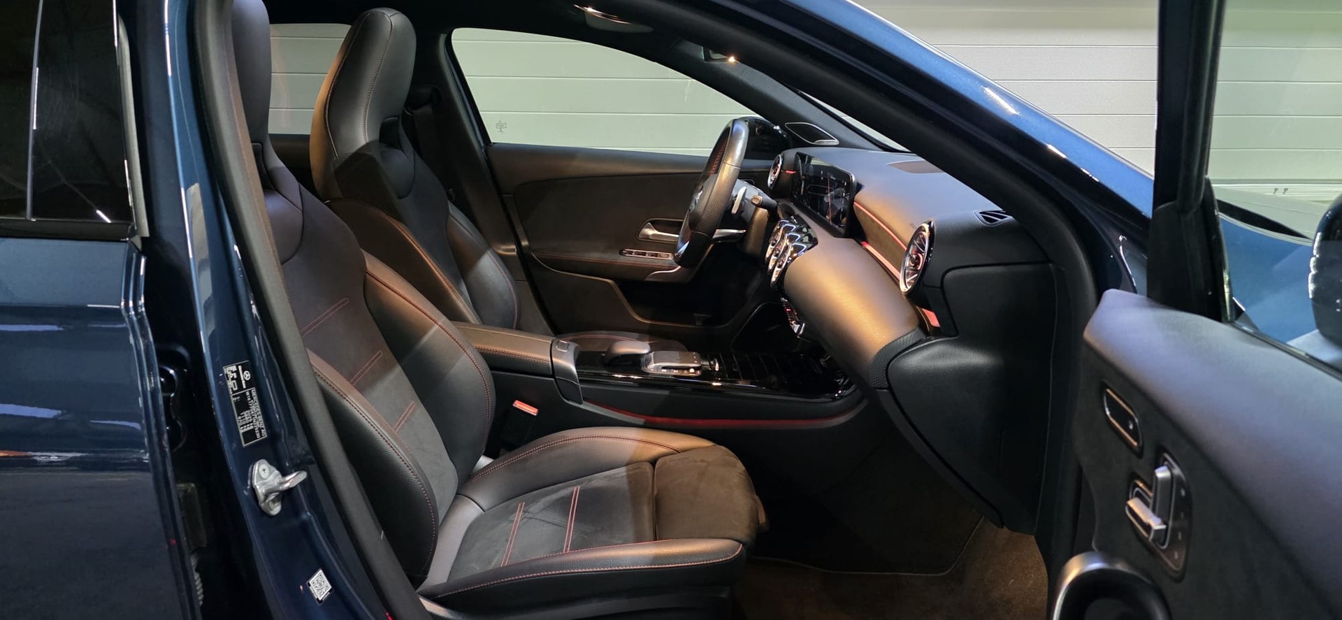 MERCEDES-BENZ A 250 4Matic AMG Line 4Matic 7G-DCT *CH FAHRZEUG*-image-23