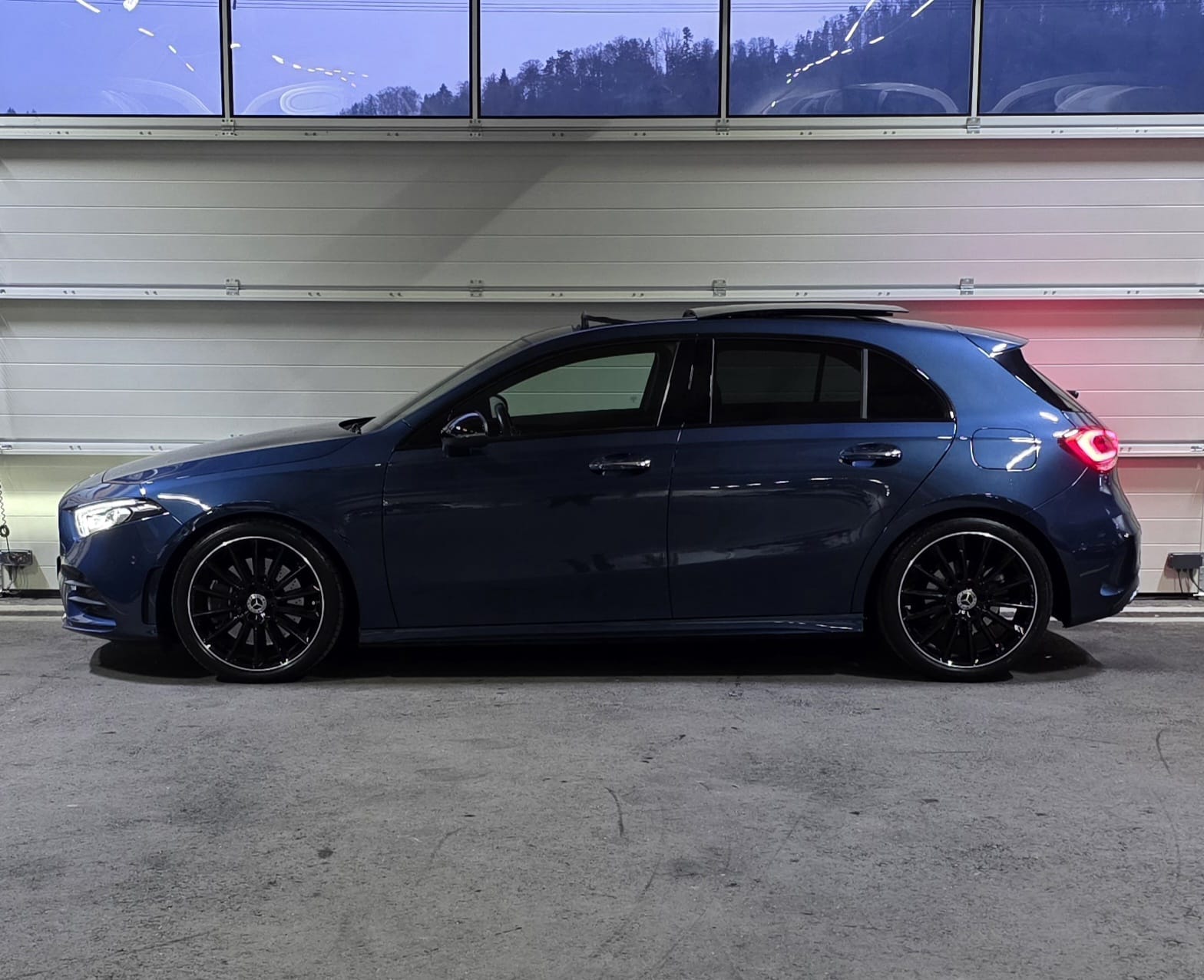 MERCEDES-BENZ A 250 4Matic AMG Line 4Matic 7G-DCT *CH FAHRZEUG*-image-1