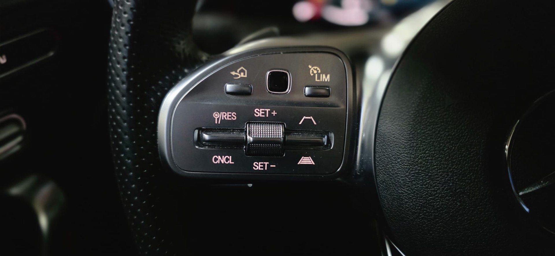 MERCEDES-BENZ A 250 4Matic AMG Line 4Matic 7G-DCT *CH FAHRZEUG*-image-14