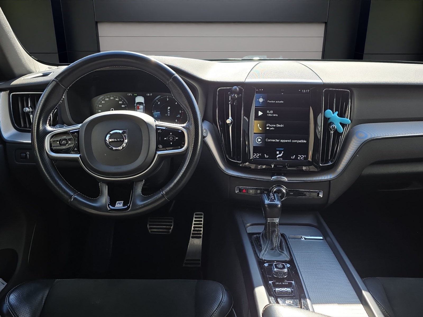 VOLVO XC60 D4 AWD R-Design Geartronic-image-5