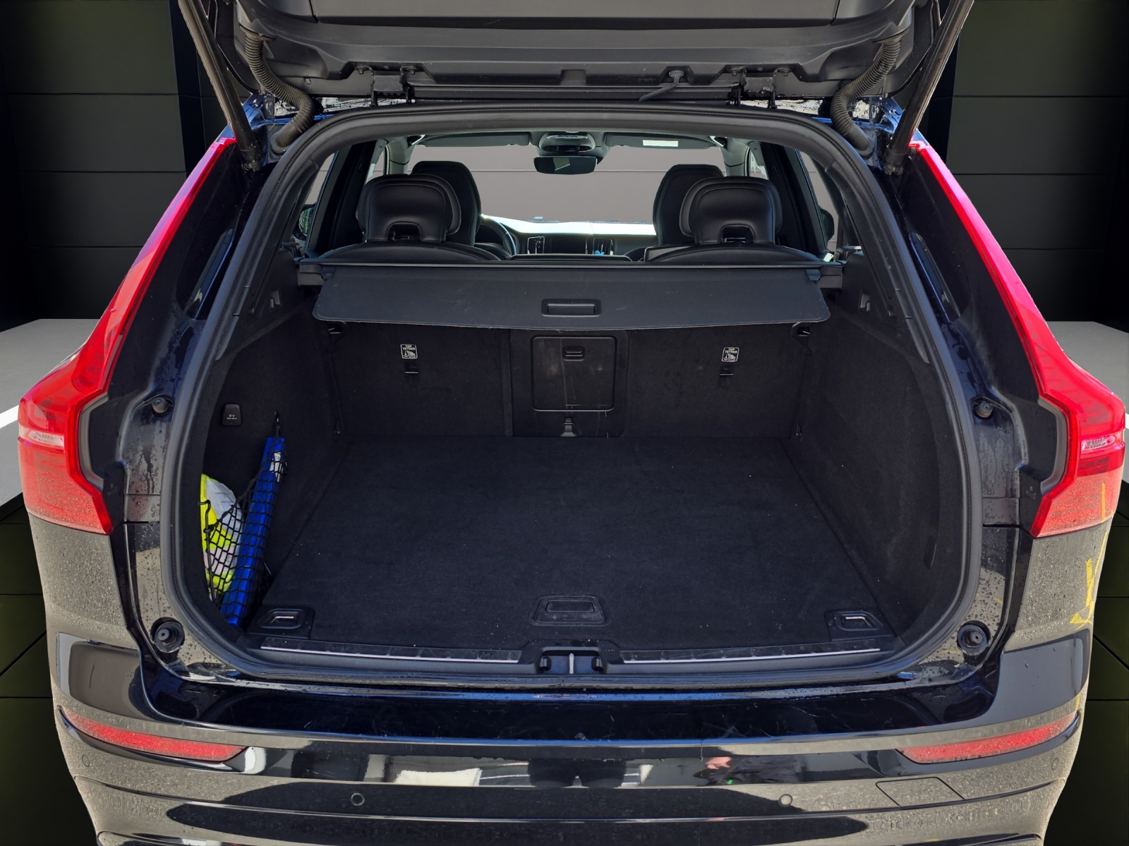 VOLVO XC60 D4 AWD R-Design Geartronic-image-12