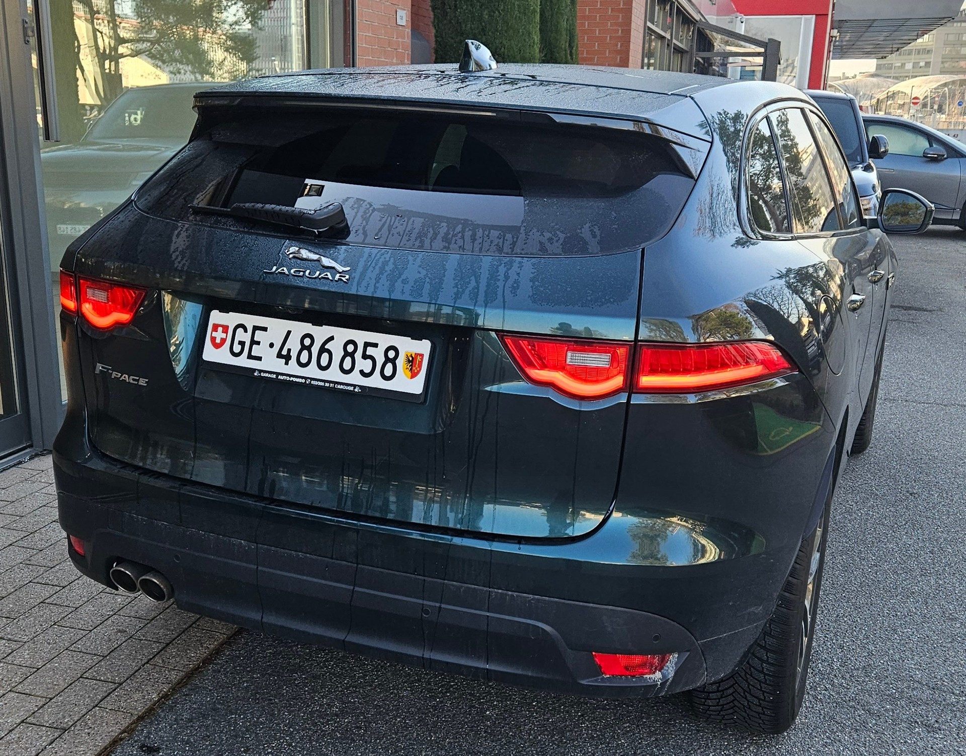 JAGUAR F-Pace 2.0d R-Sport AWD-image-1